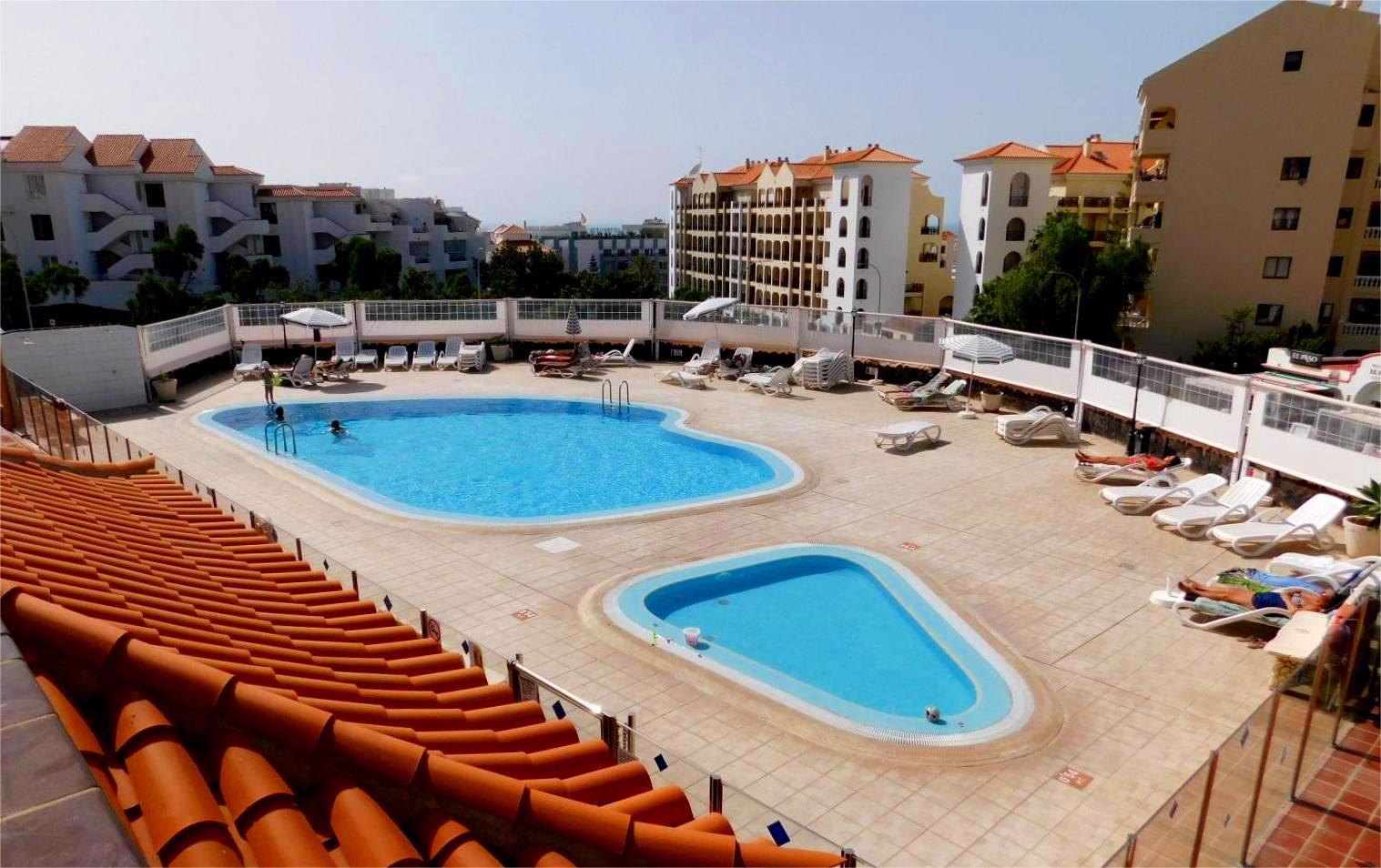 System.Collections.Generic.List`1[BluePillow.Application.SearchEngine.Dto.PhotoDto]?.ElementAt(2)?.Caption