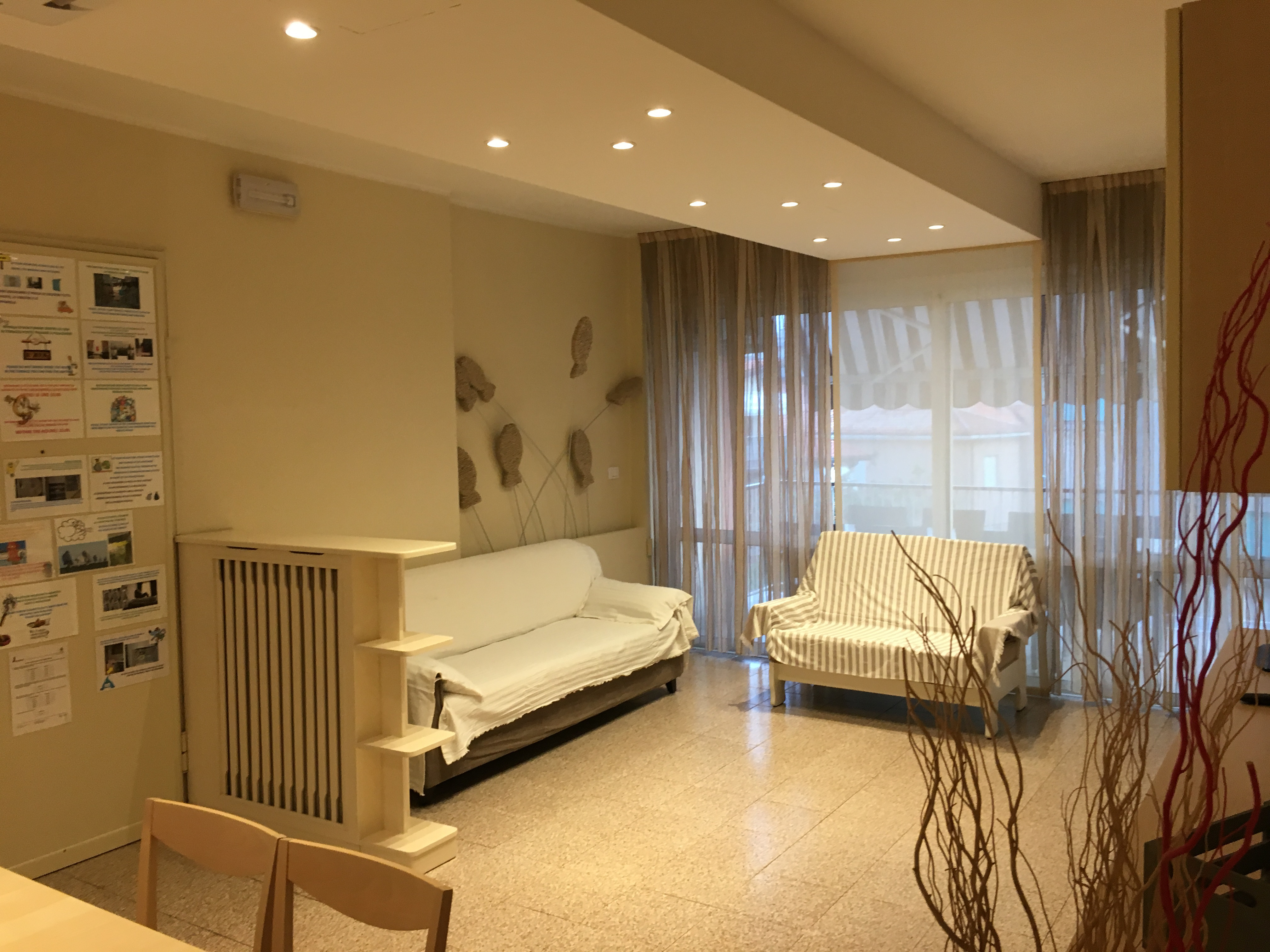 System.Collections.Generic.List`1[BluePillow.Application.SearchEngine.Dto.PhotoDto]?.ElementAt(1)?.Caption