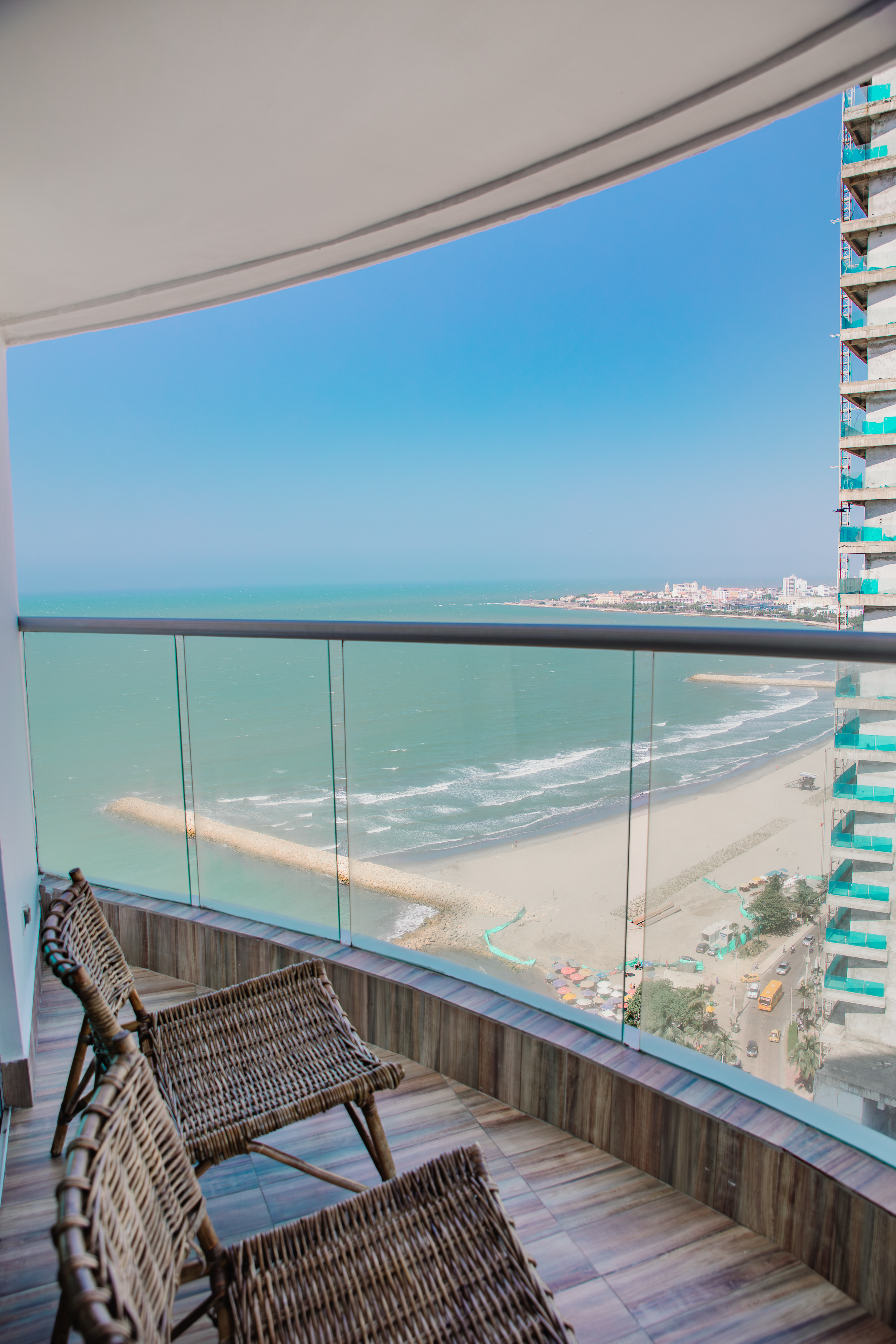 System.Collections.Generic.List`1[BluePillow.Application.SearchEngine.Dto.PhotoDto]?.ElementAt(3)?.Caption