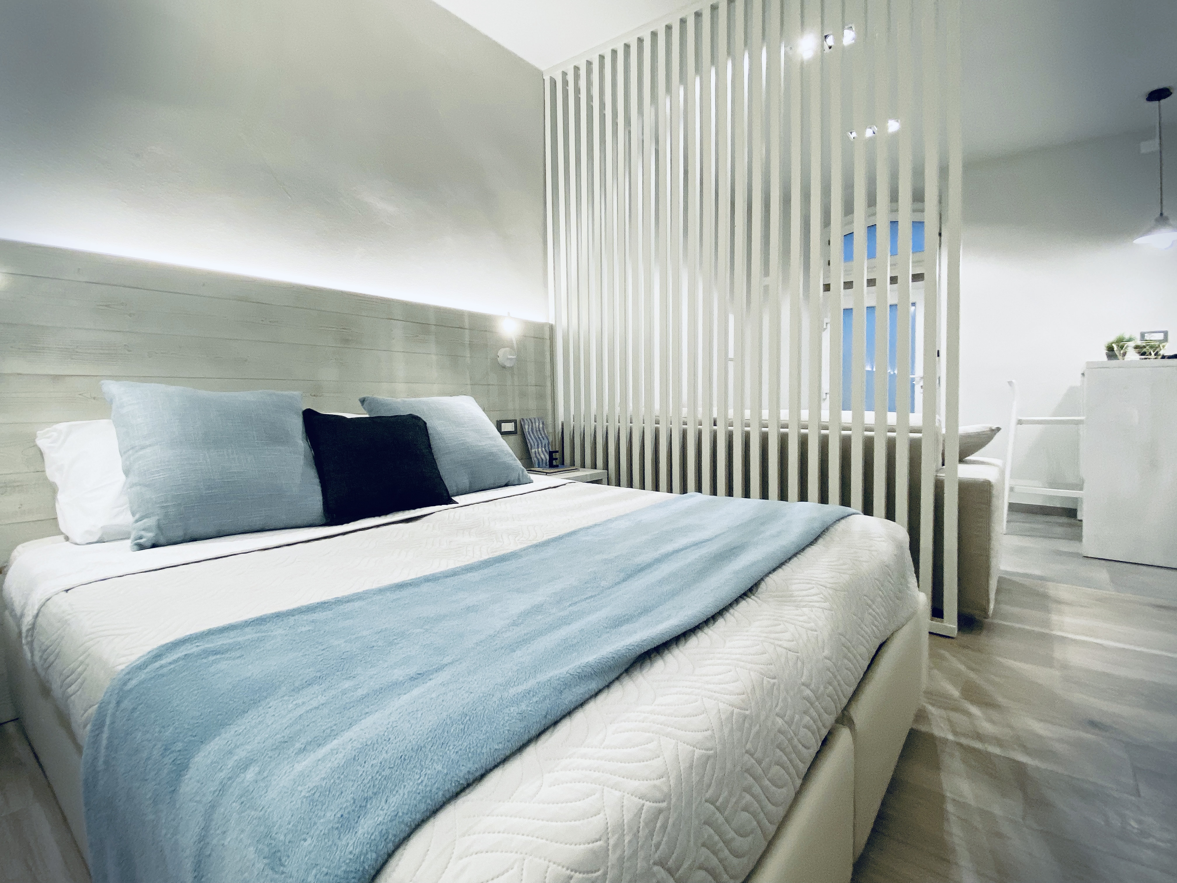 System.Collections.Generic.List`1[BluePillow.Application.SearchEngine.Dto.PhotoDto]?.ElementAt(0)?.Caption