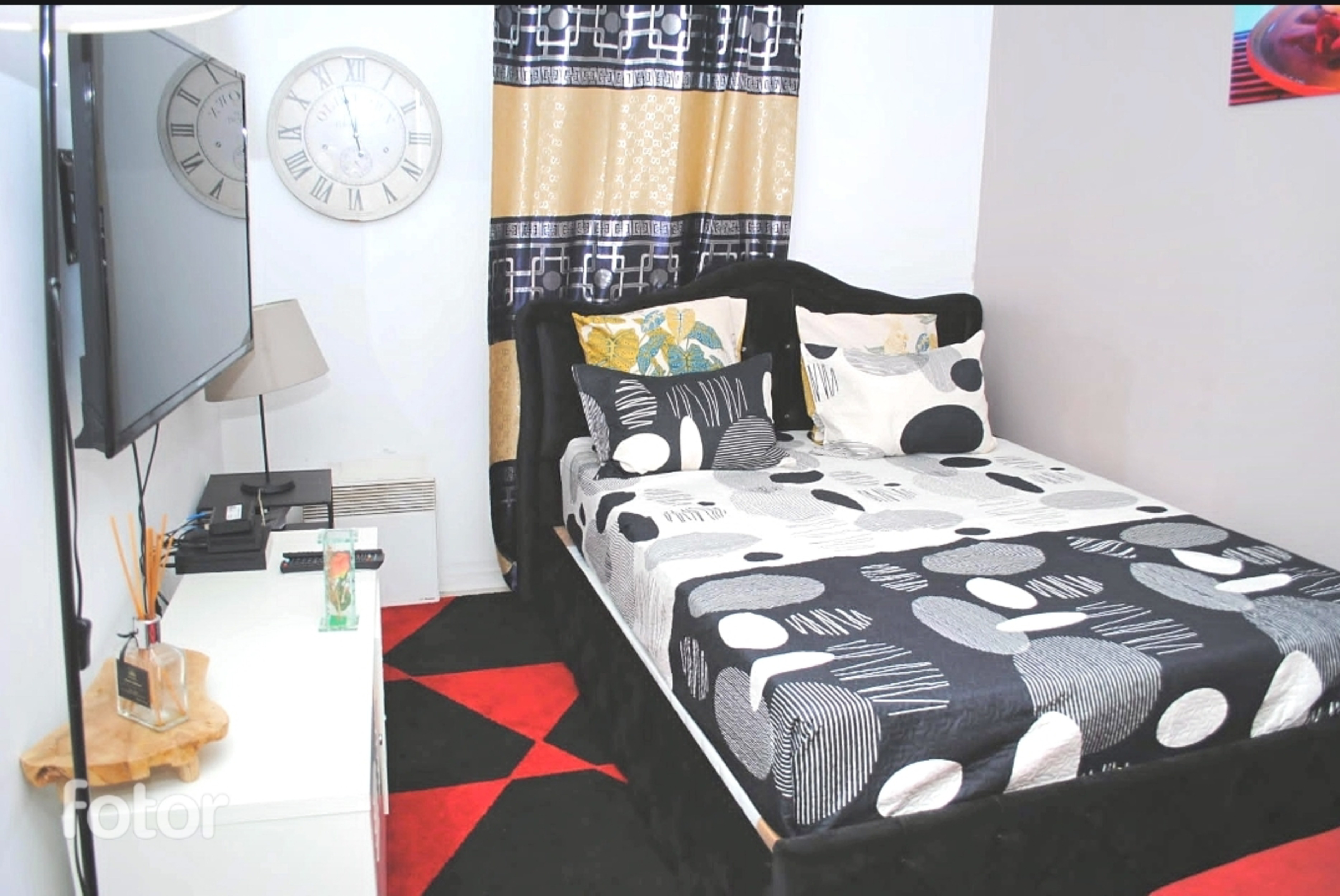 System.Collections.Generic.List`1[BluePillow.Application.SearchEngine.Dto.PhotoDto]?.ElementAt(1)?.Caption