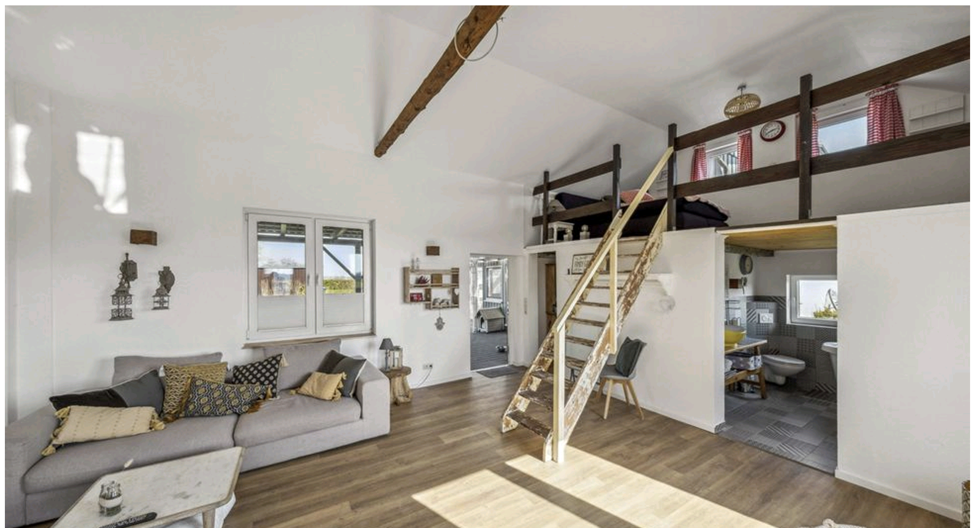 System.Collections.Generic.List`1[BluePillow.Application.SearchEngine.Dto.PhotoDto]?.ElementAt(1)?.Caption