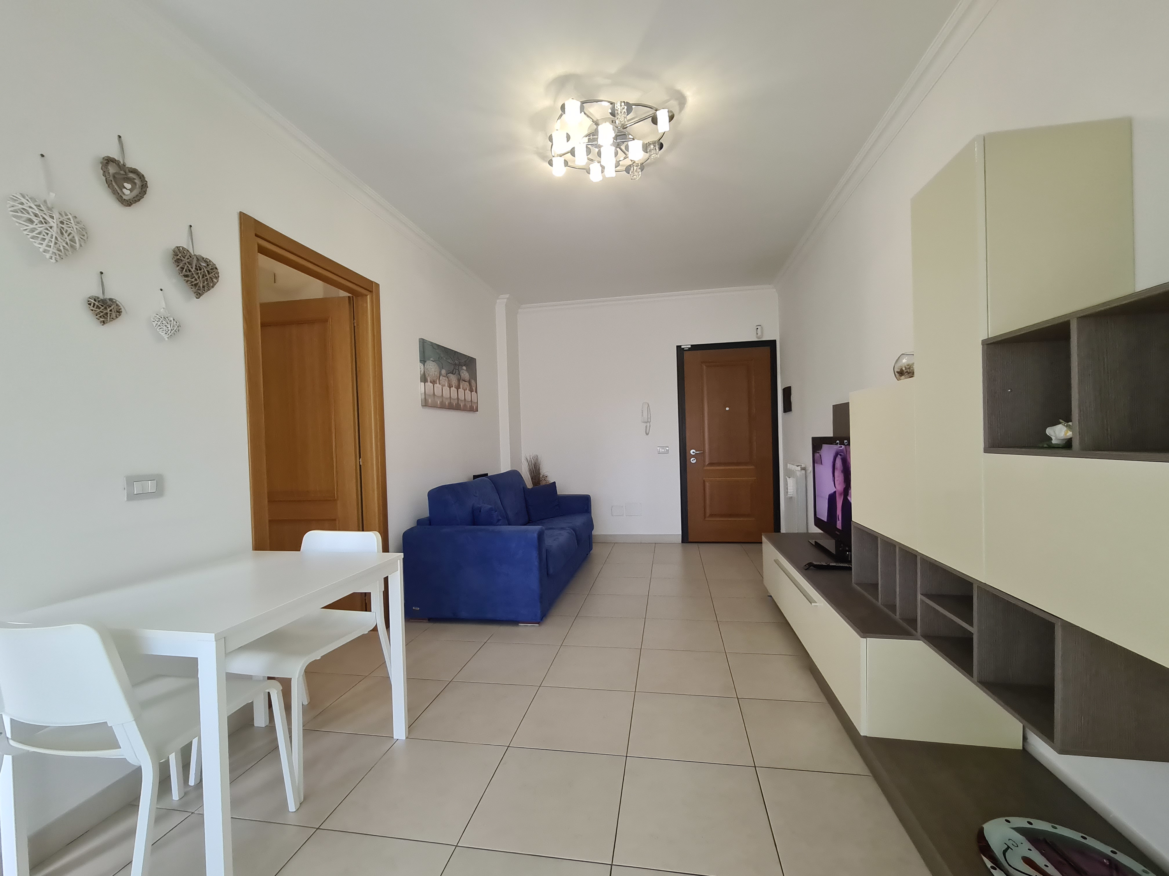 System.Collections.Generic.List`1[BluePillow.Application.SearchEngine.Dto.PhotoDto]?.ElementAt(1)?.Caption