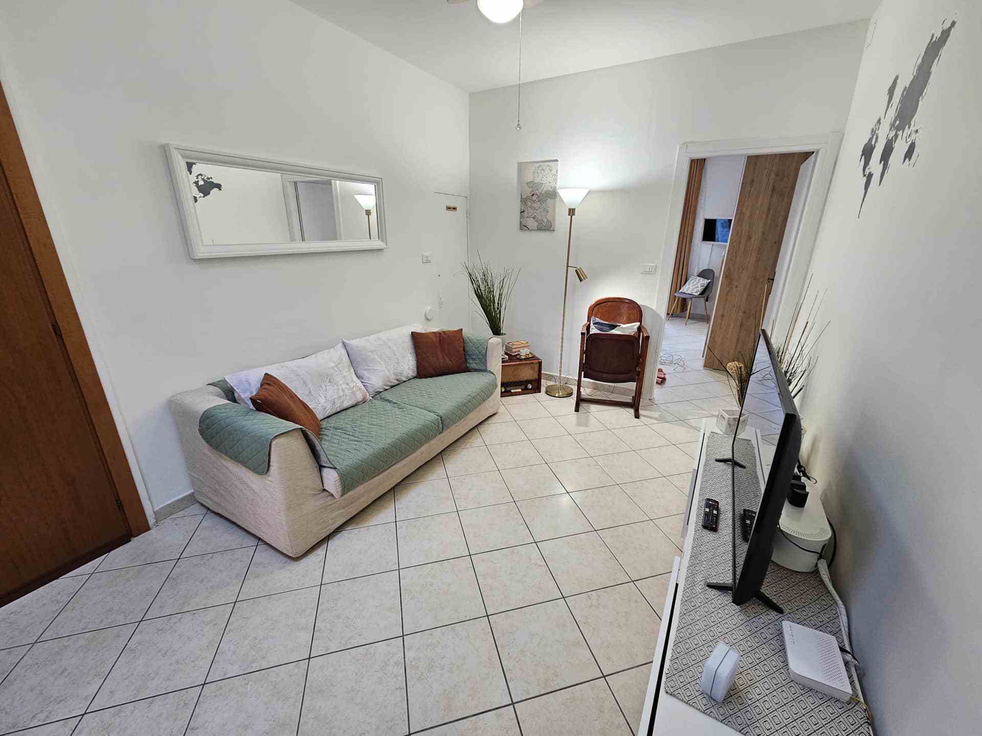 System.Collections.Generic.List`1[BluePillow.Application.SearchEngine.Dto.PhotoDto]?.ElementAt(3)?.Caption