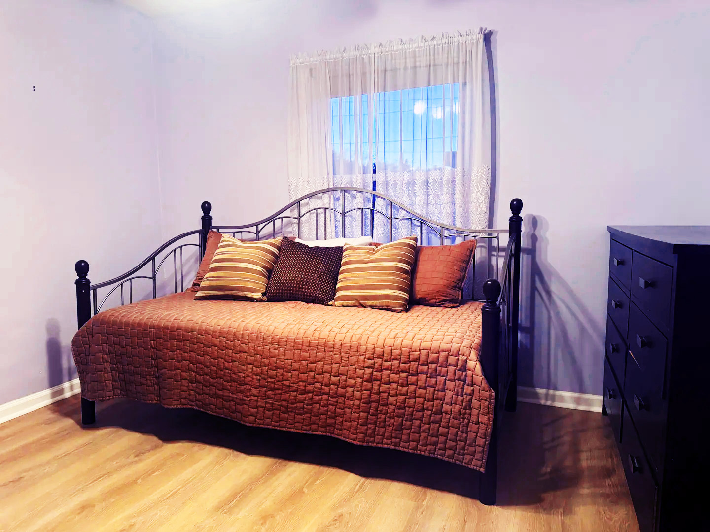 System.Collections.Generic.List`1[BluePillow.Application.SearchEngine.Dto.PhotoDto]?.ElementAt(2)?.Caption