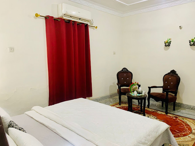 System.Collections.Generic.List`1[BluePillow.Application.SearchEngine.Dto.PhotoDto]?.ElementAt(2)?.Caption