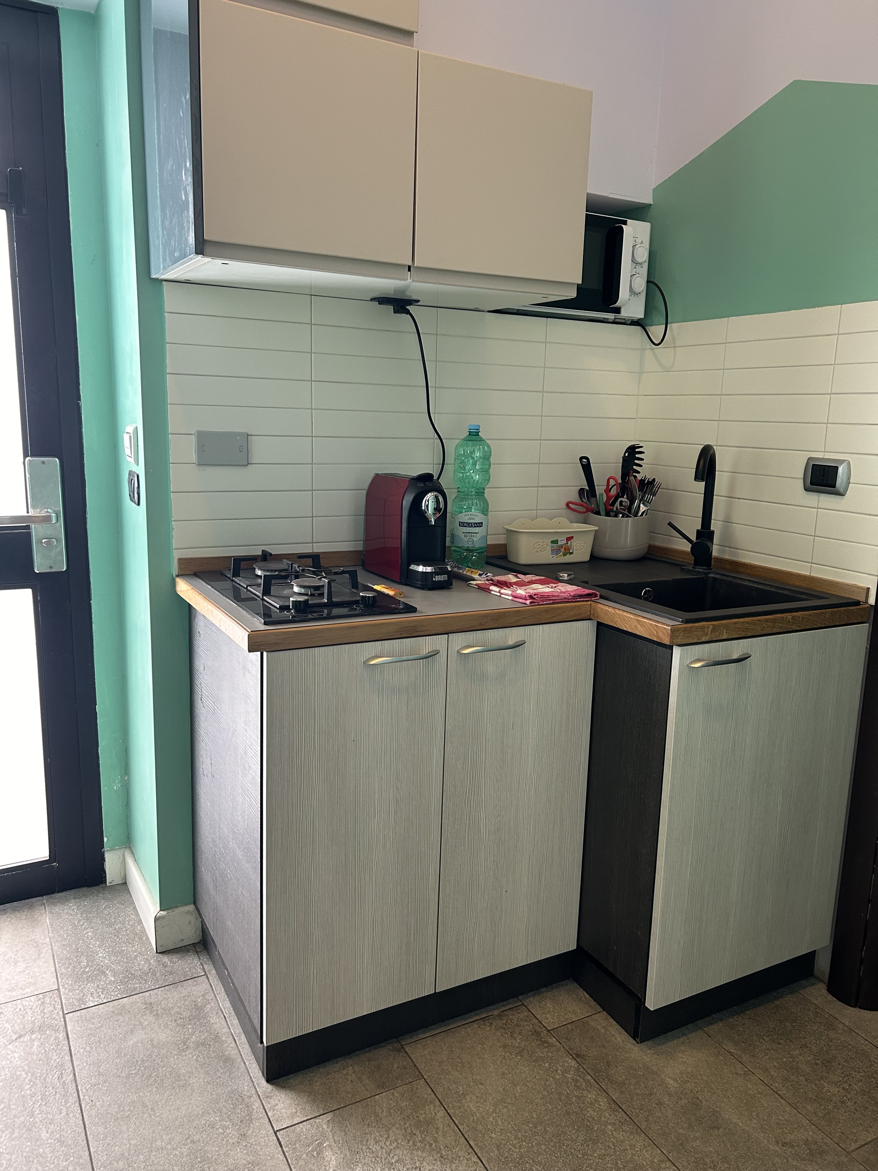 System.Collections.Generic.List`1[BluePillow.Application.SearchEngine.Dto.PhotoDto]?.ElementAt(1)?.Caption