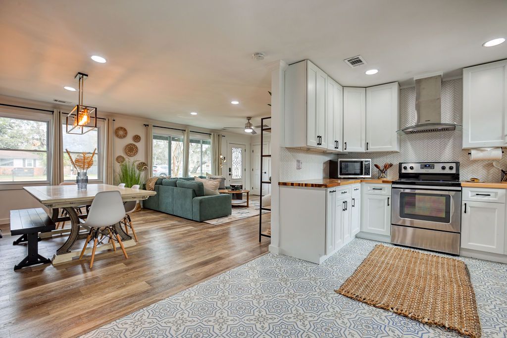 System.Collections.Generic.List`1[BluePillow.Application.SearchEngine.Dto.PhotoDto]?.ElementAt(2)?.Caption