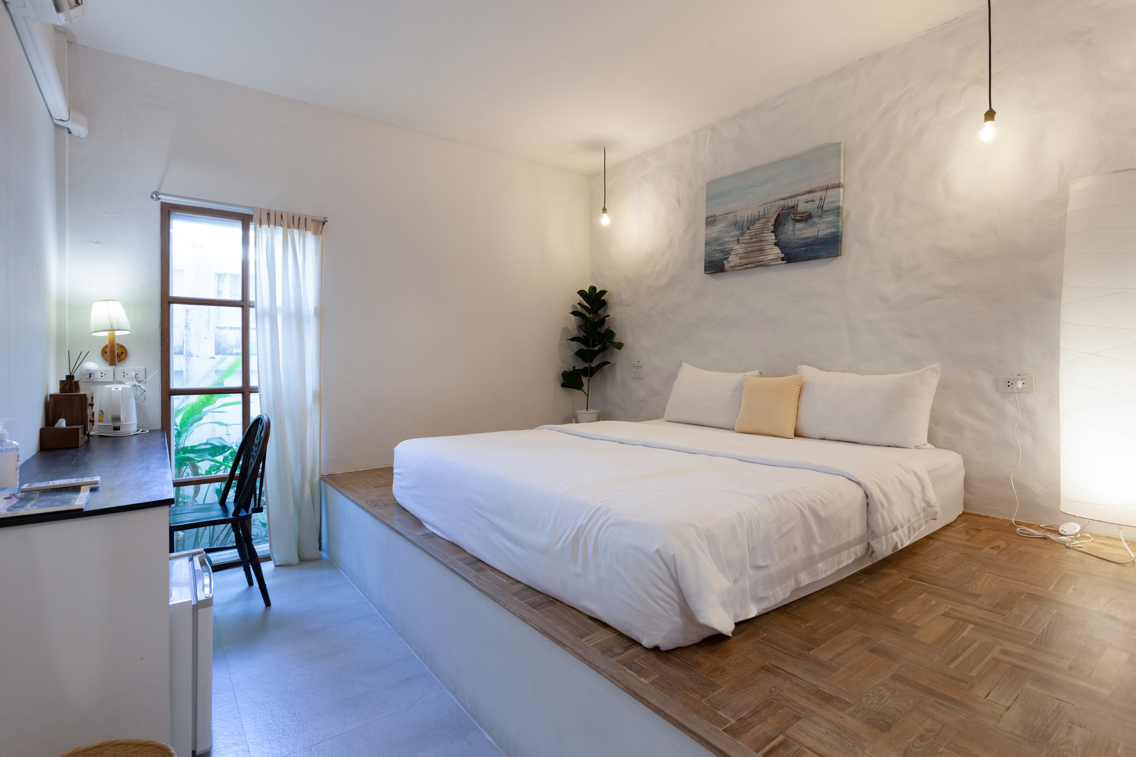 System.Collections.Generic.List`1[BluePillow.Application.SearchEngine.Dto.PhotoDto]?.ElementAt(1)?.Caption