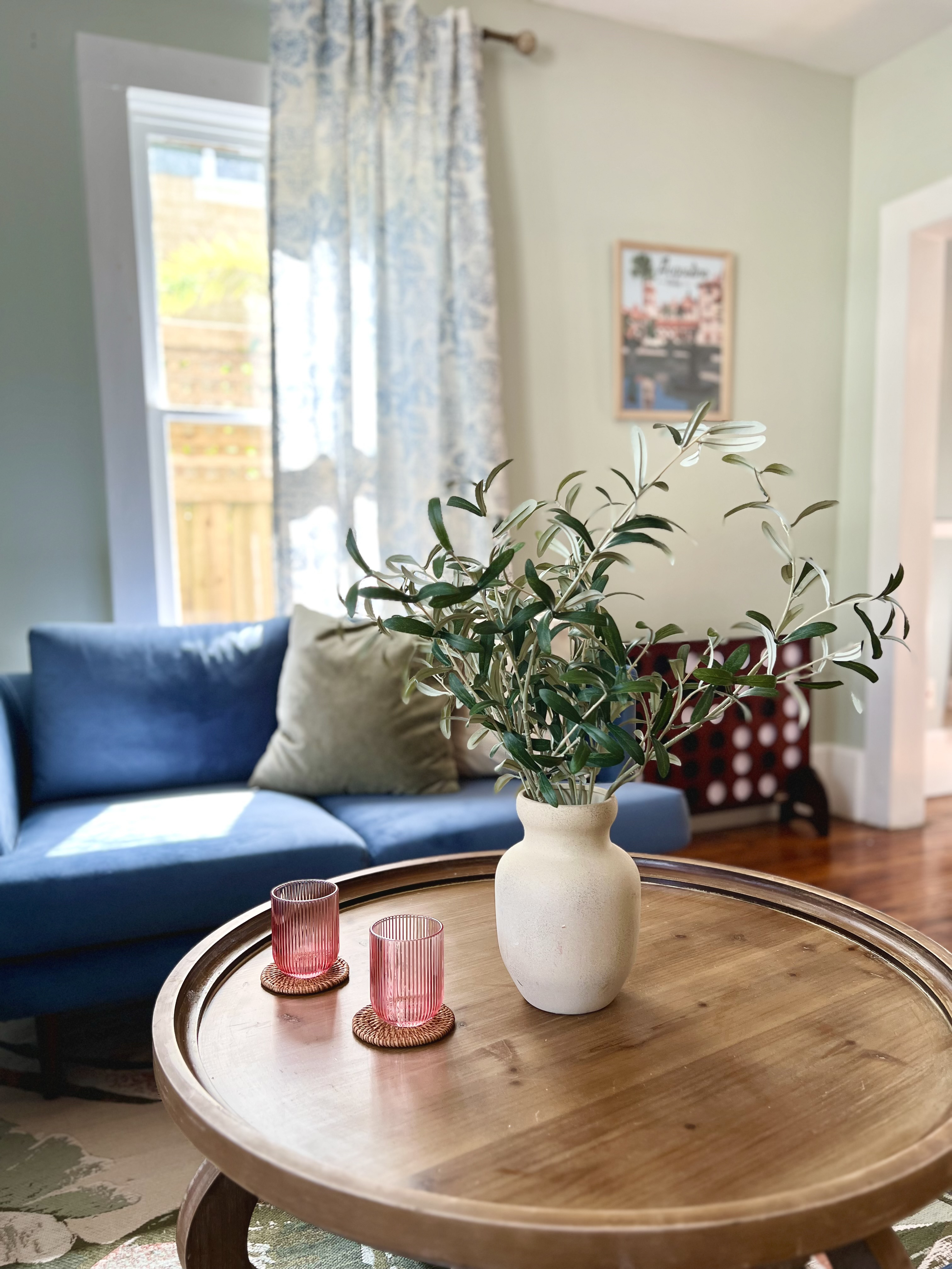 System.Collections.Generic.List`1[BluePillow.Application.SearchEngine.Dto.PhotoDto]?.ElementAt(2)?.Caption