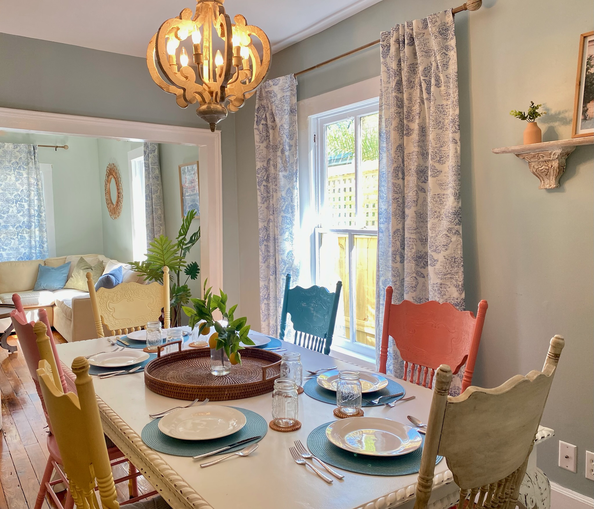 System.Collections.Generic.List`1[BluePillow.Application.SearchEngine.Dto.PhotoDto]?.ElementAt(3)?.Caption