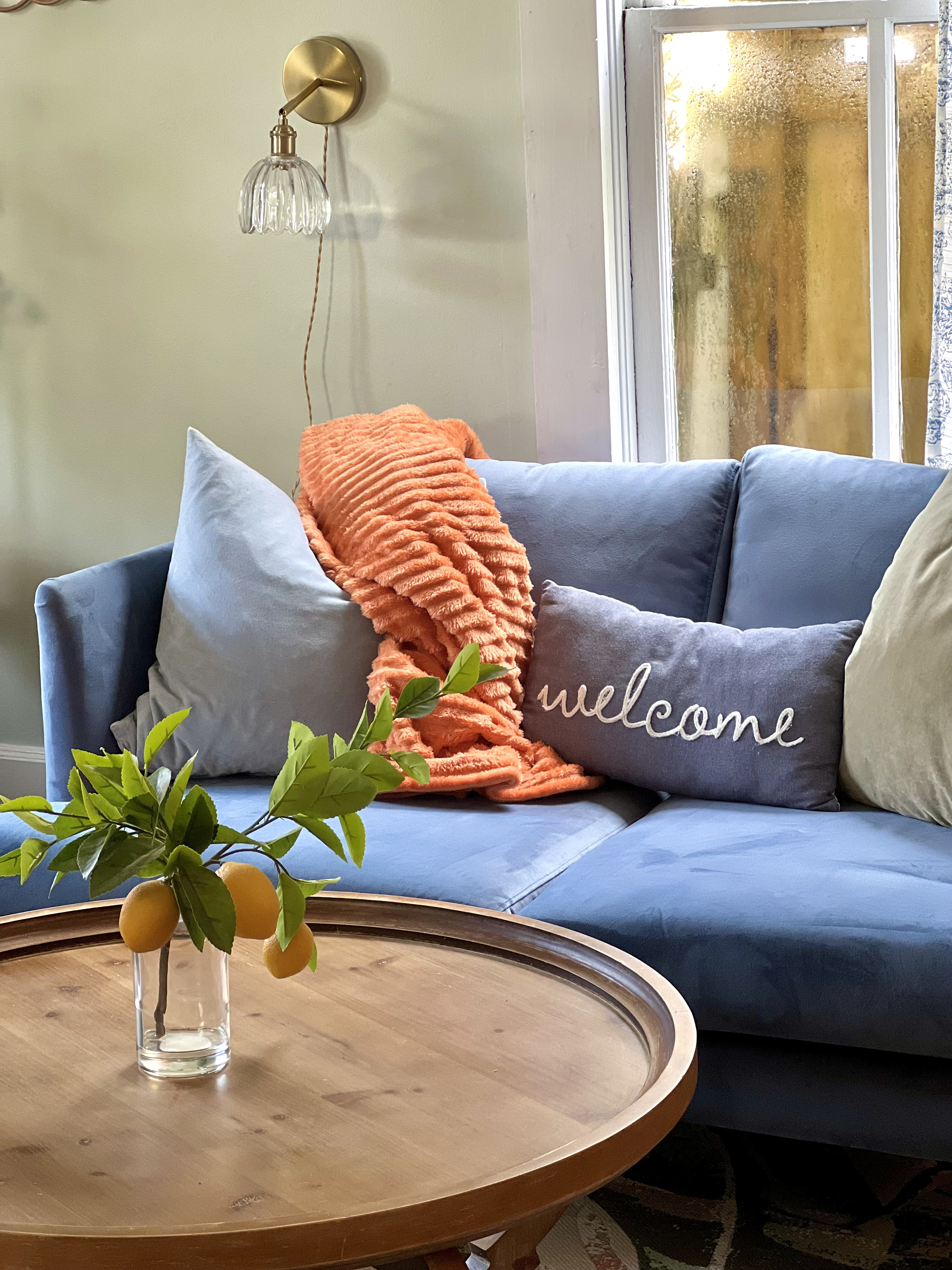 System.Collections.Generic.List`1[BluePillow.Application.SearchEngine.Dto.PhotoDto]?.ElementAt(1)?.Caption