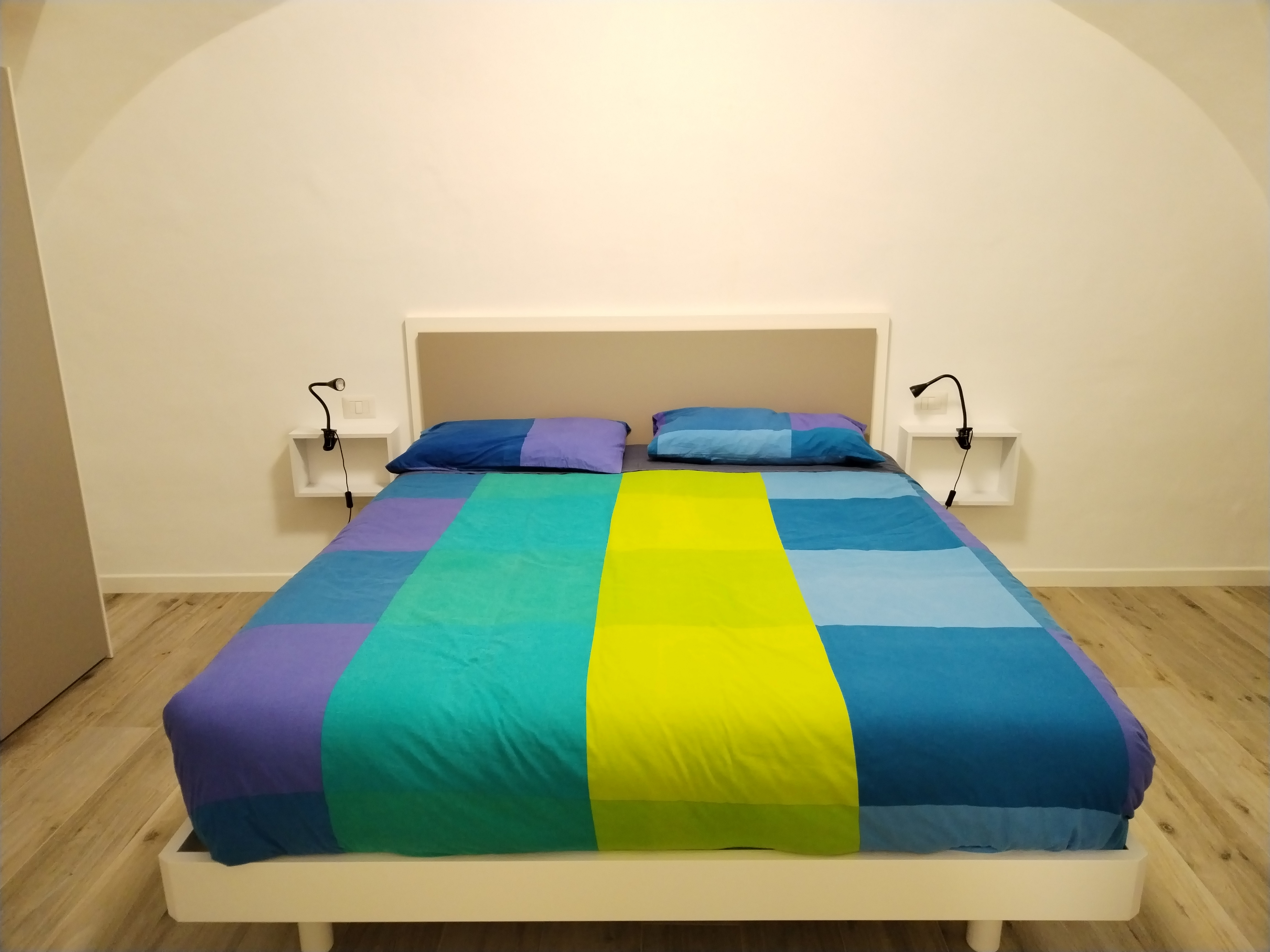 System.Collections.Generic.List`1[BluePillow.Application.SearchEngine.Dto.PhotoDto]?.ElementAt(1)?.Caption