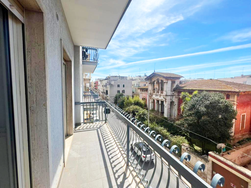 System.Collections.Generic.List`1[BluePillow.Application.SearchEngine.Dto.PhotoDto]?.ElementAt(0)?.Caption