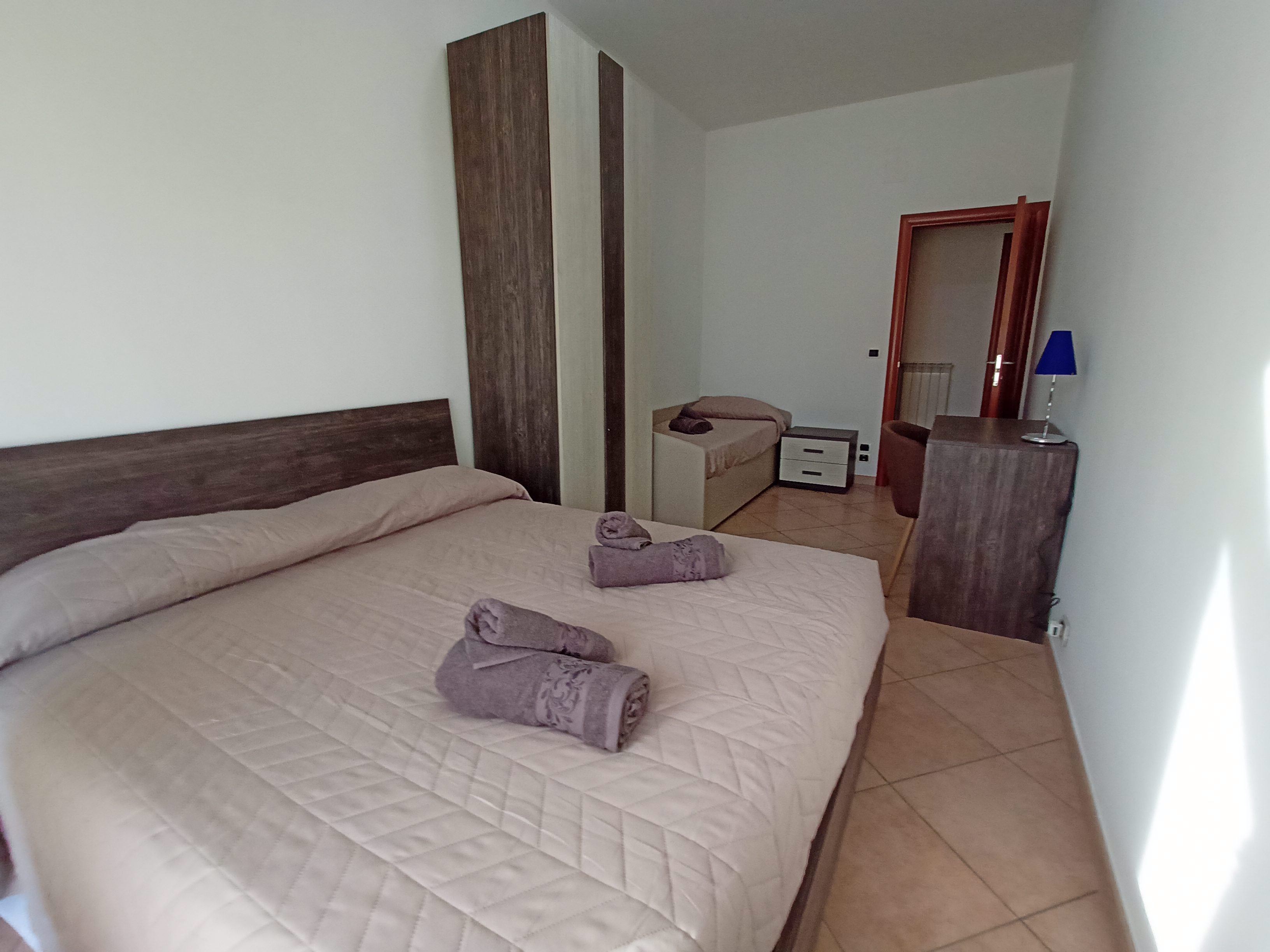 System.Collections.Generic.List`1[BluePillow.Application.SearchEngine.Dto.PhotoDto]?.ElementAt(3)?.Caption