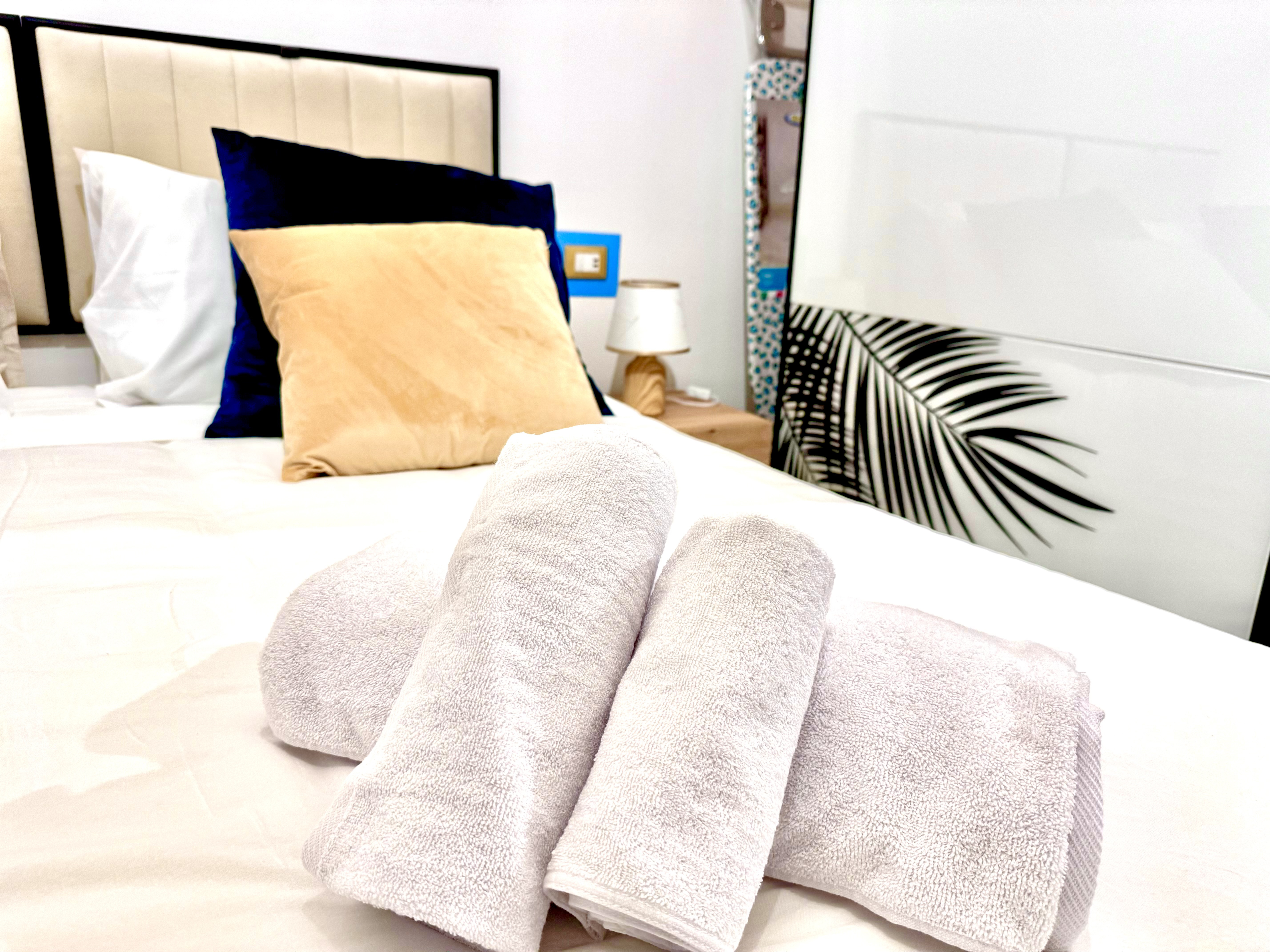 System.Collections.Generic.List`1[BluePillow.Application.SearchEngine.Dto.PhotoDto]?.ElementAt(0)?.Caption