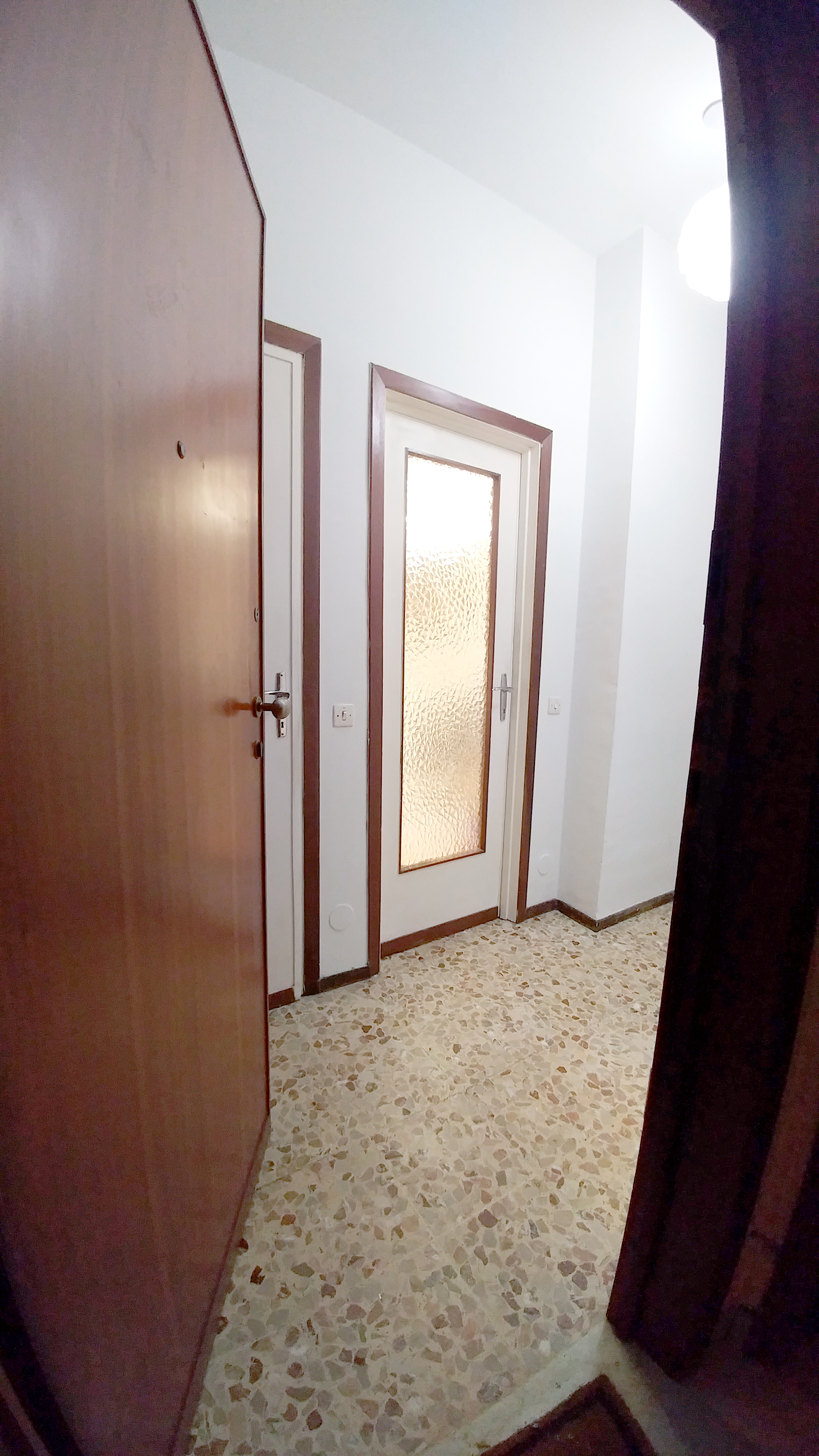 System.Collections.Generic.List`1[BluePillow.Application.SearchEngine.Dto.PhotoDto]?.ElementAt(3)?.Caption