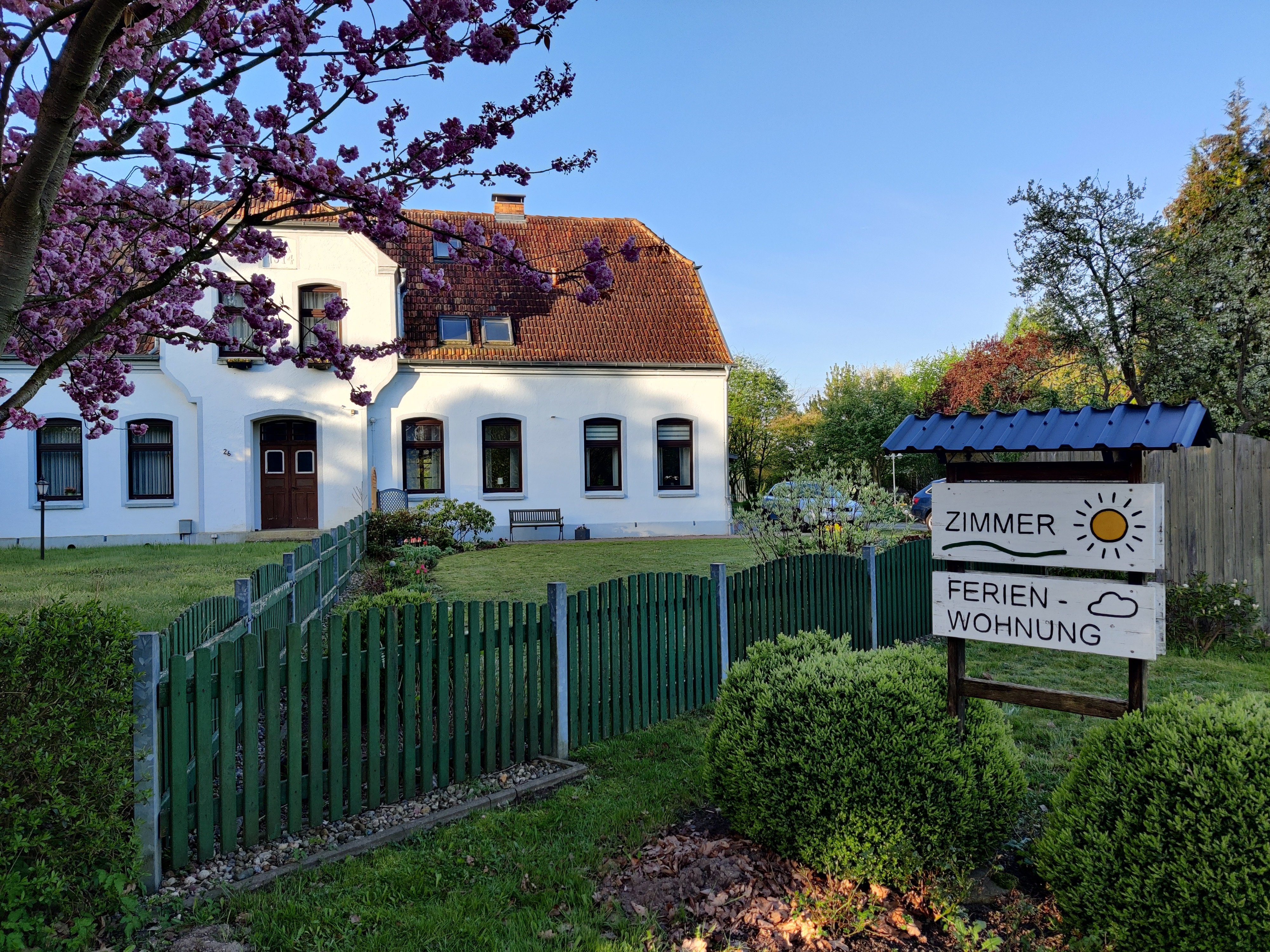 System.Collections.Generic.List`1[BluePillow.Application.SearchEngine.Dto.PhotoDto]?.ElementAt(1)?.Caption