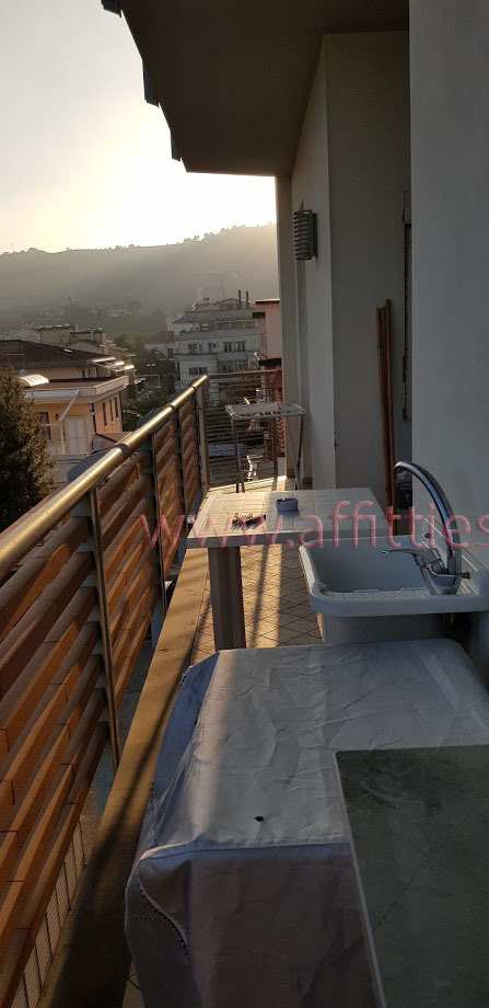 System.Collections.Generic.List`1[BluePillow.Application.SearchEngine.Dto.PhotoDto]?.ElementAt(3)?.Caption