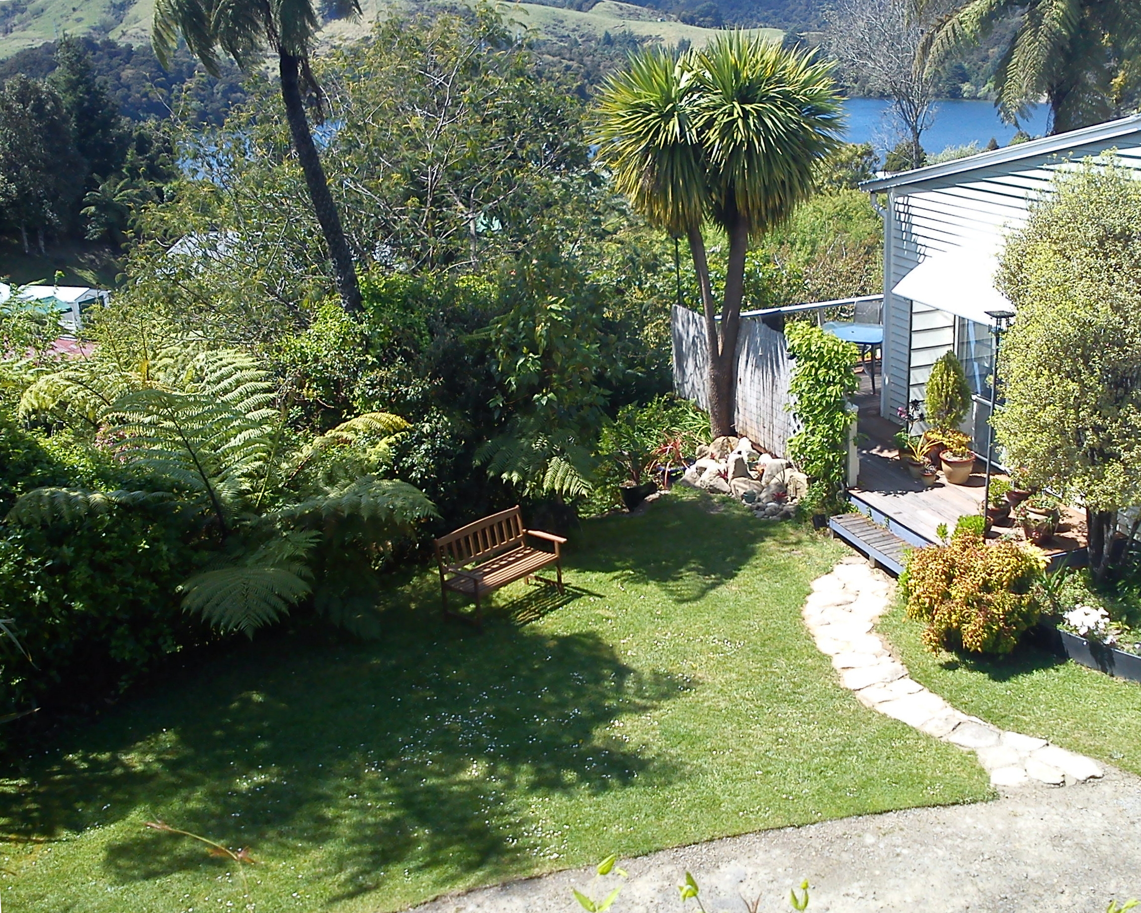 System.Collections.Generic.List`1[BluePillow.Application.SearchEngine.Dto.PhotoDto]?.ElementAt(0)?.Caption