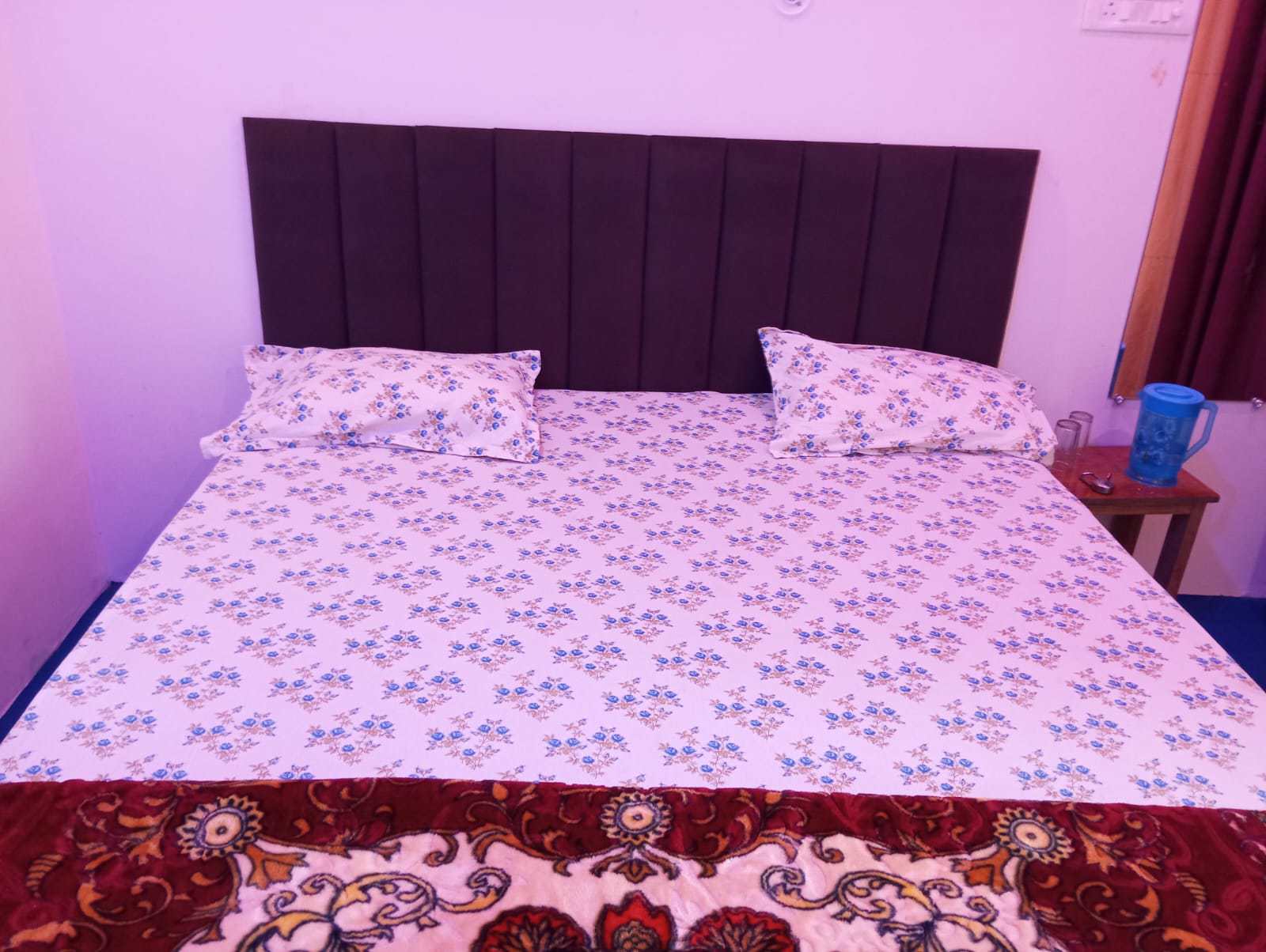 System.Collections.Generic.List`1[BluePillow.Application.SearchEngine.Dto.PhotoDto]?.ElementAt(3)?.Caption