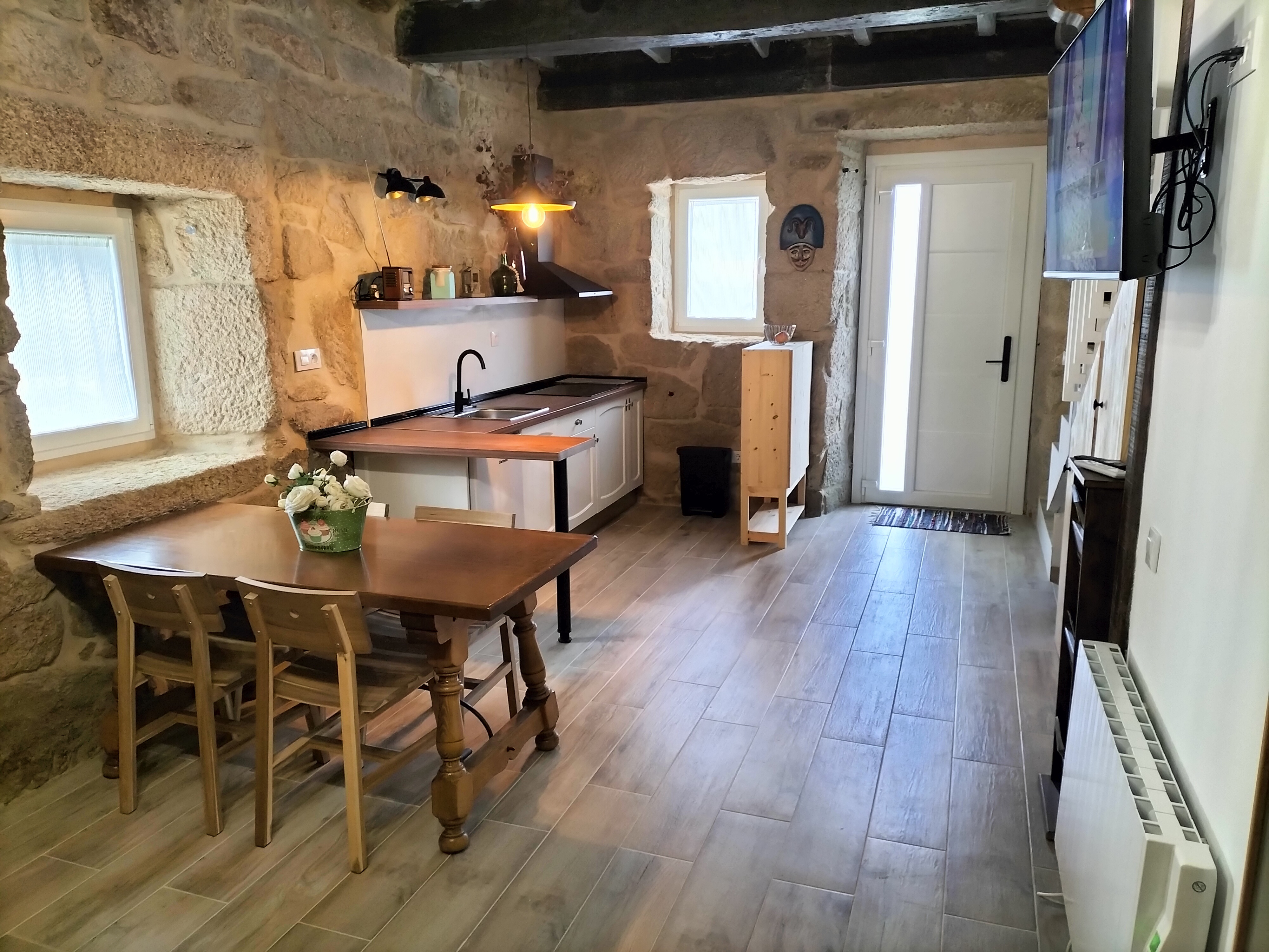 System.Collections.Generic.List`1[BluePillow.Application.SearchEngine.Dto.PhotoDto]?.ElementAt(0)?.Caption