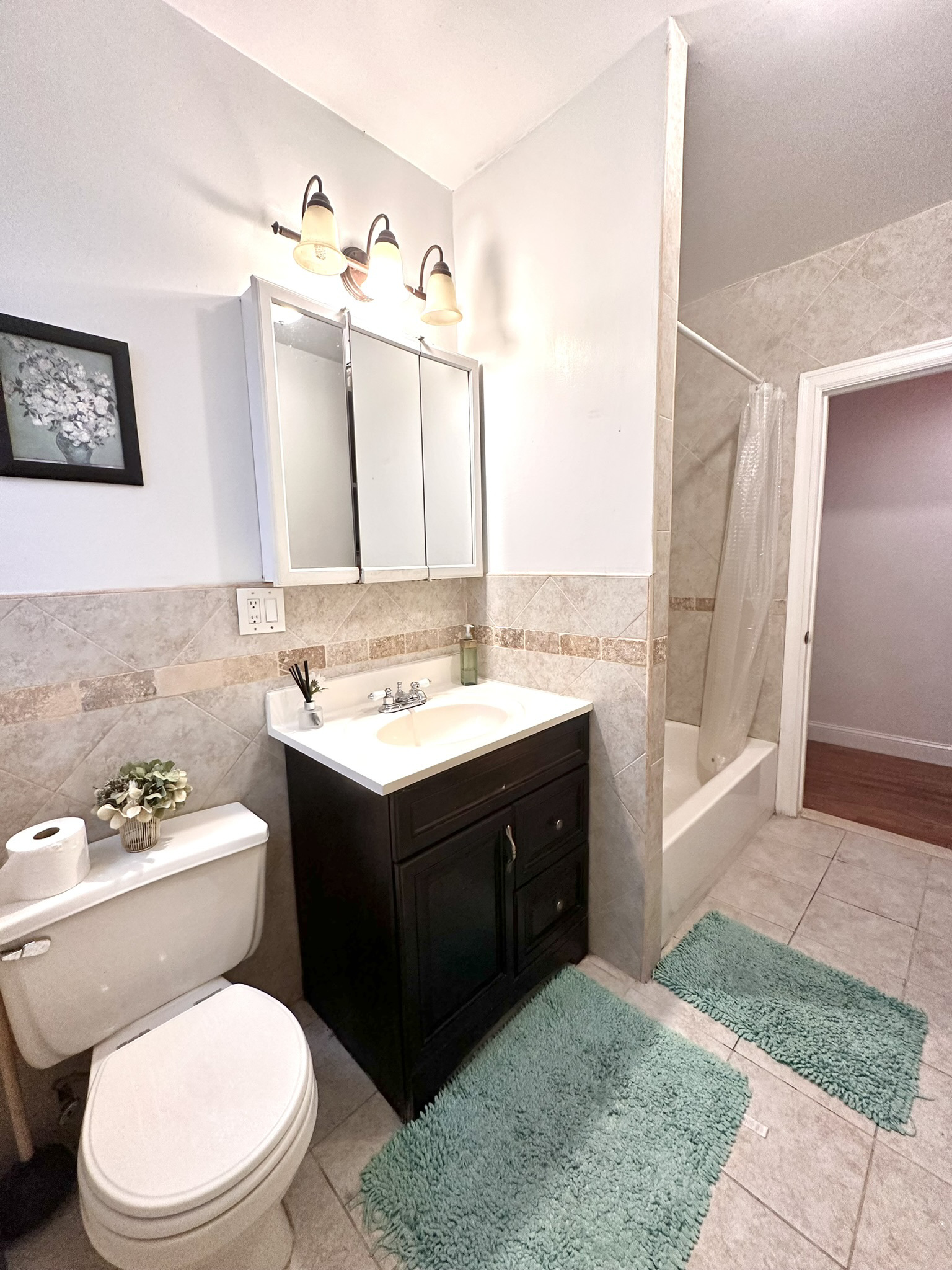 System.Collections.Generic.List`1[BluePillow.Application.SearchEngine.Dto.PhotoDto]?.ElementAt(1)?.Caption