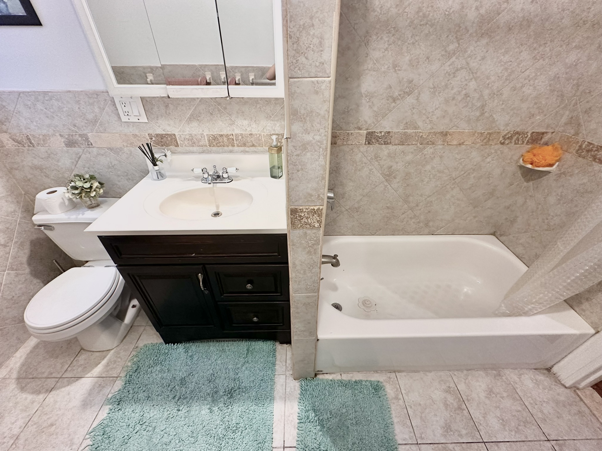 System.Collections.Generic.List`1[BluePillow.Application.SearchEngine.Dto.PhotoDto]?.ElementAt(0)?.Caption