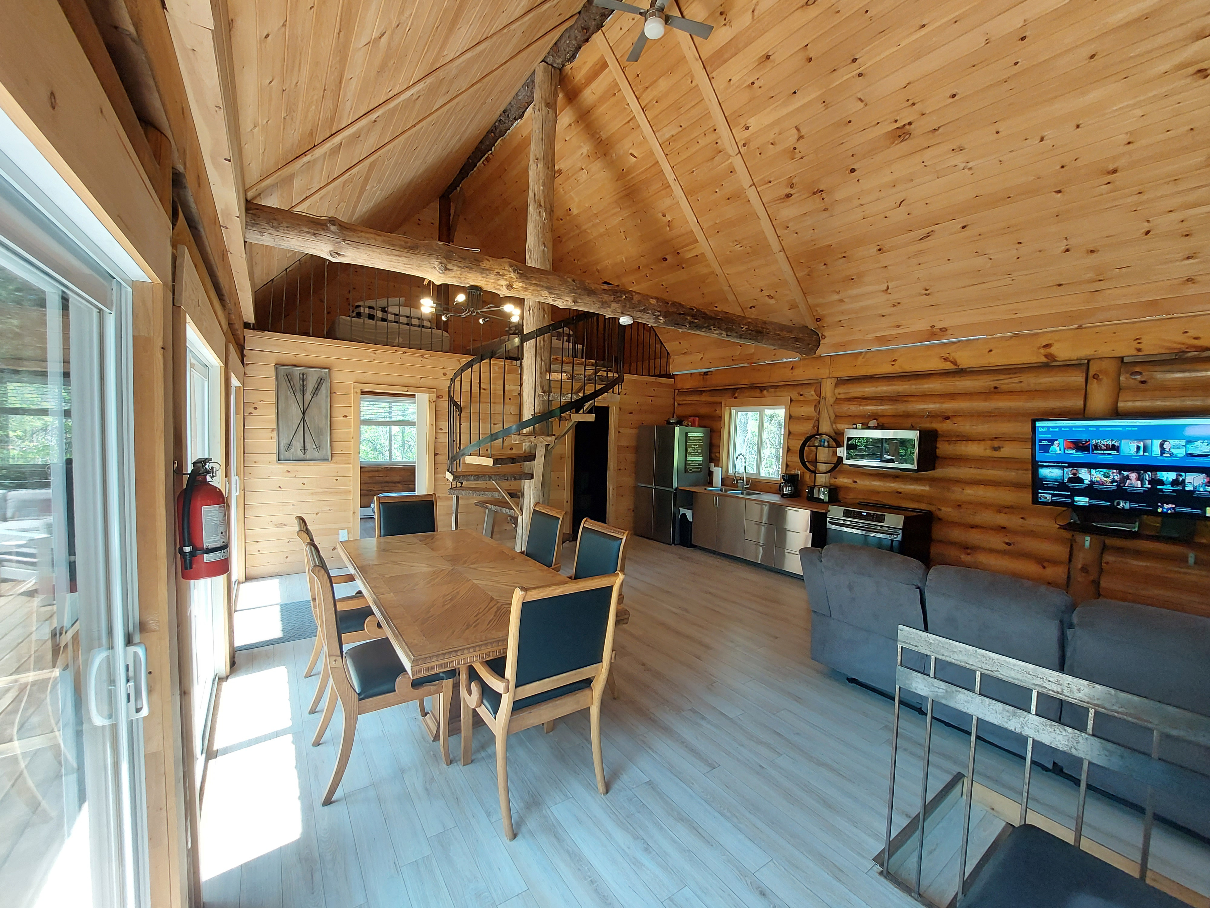 System.Collections.Generic.List`1[BluePillow.Application.SearchEngine.Dto.PhotoDto]?.ElementAt(2)?.Caption