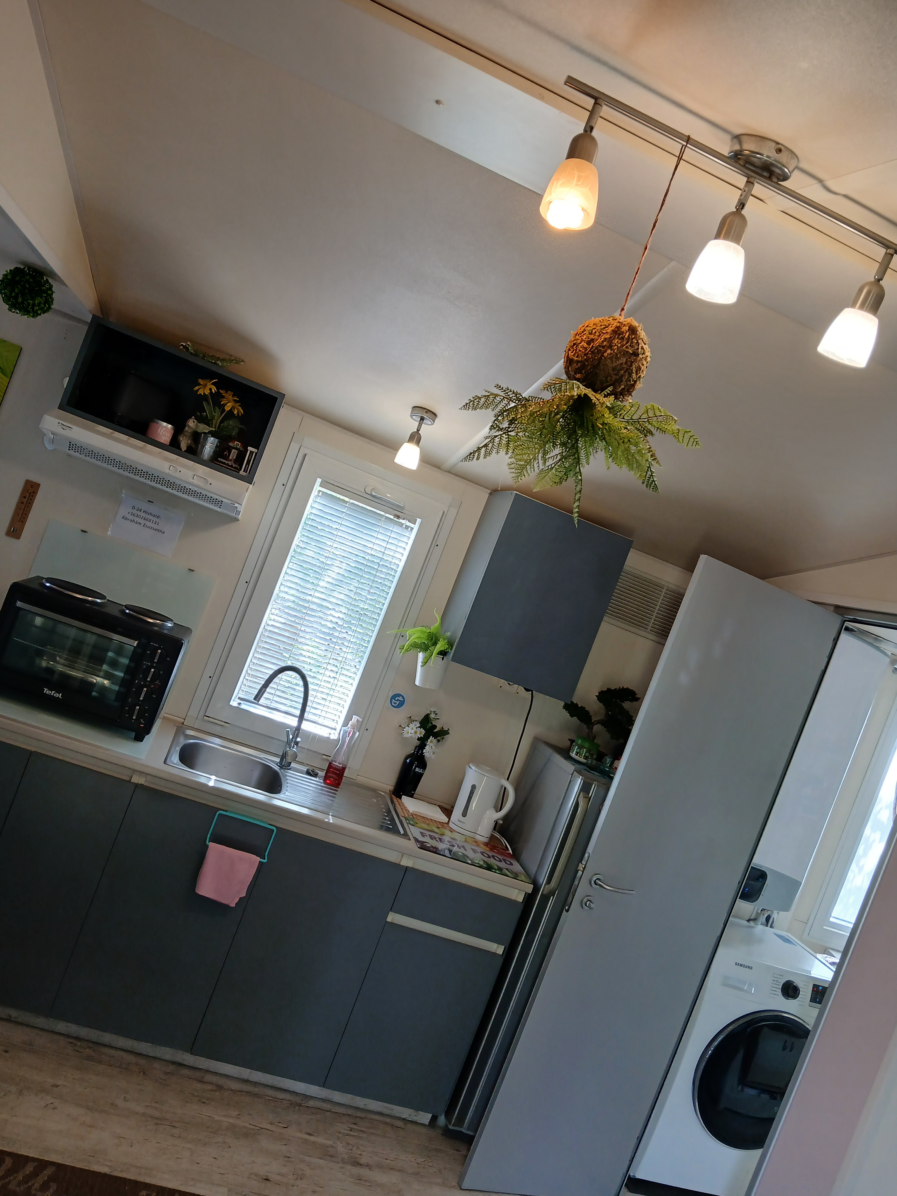 System.Collections.Generic.List`1[BluePillow.Application.SearchEngine.Dto.PhotoDto]?.ElementAt(3)?.Caption