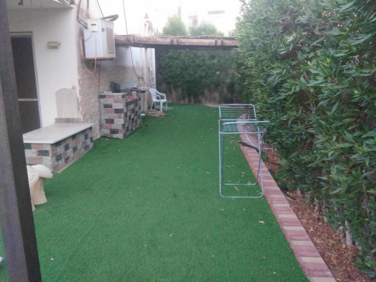 System.Collections.Generic.List`1[BluePillow.Application.SearchEngine.Dto.PhotoDto]?.ElementAt(3)?.Caption