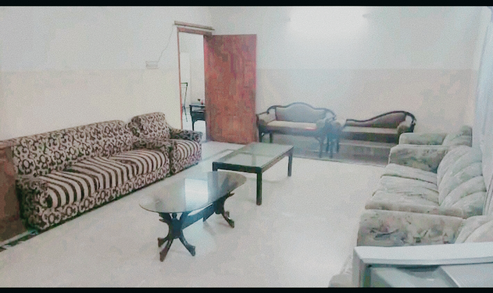 System.Collections.Generic.List`1[BluePillow.Application.SearchEngine.Dto.PhotoDto]?.ElementAt(3)?.Caption