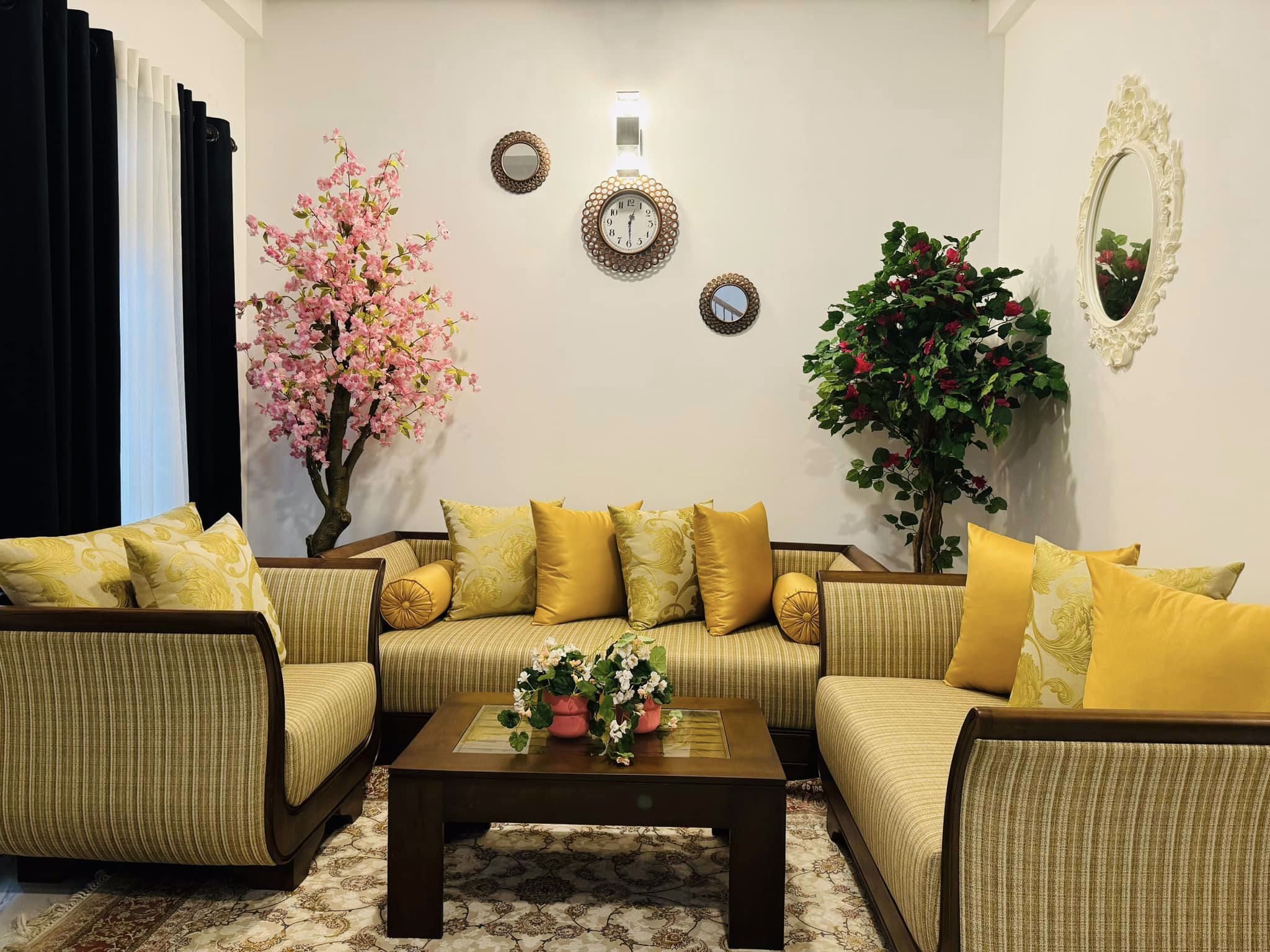 System.Collections.Generic.List`1[BluePillow.Application.SearchEngine.Dto.PhotoDto]?.ElementAt(3)?.Caption