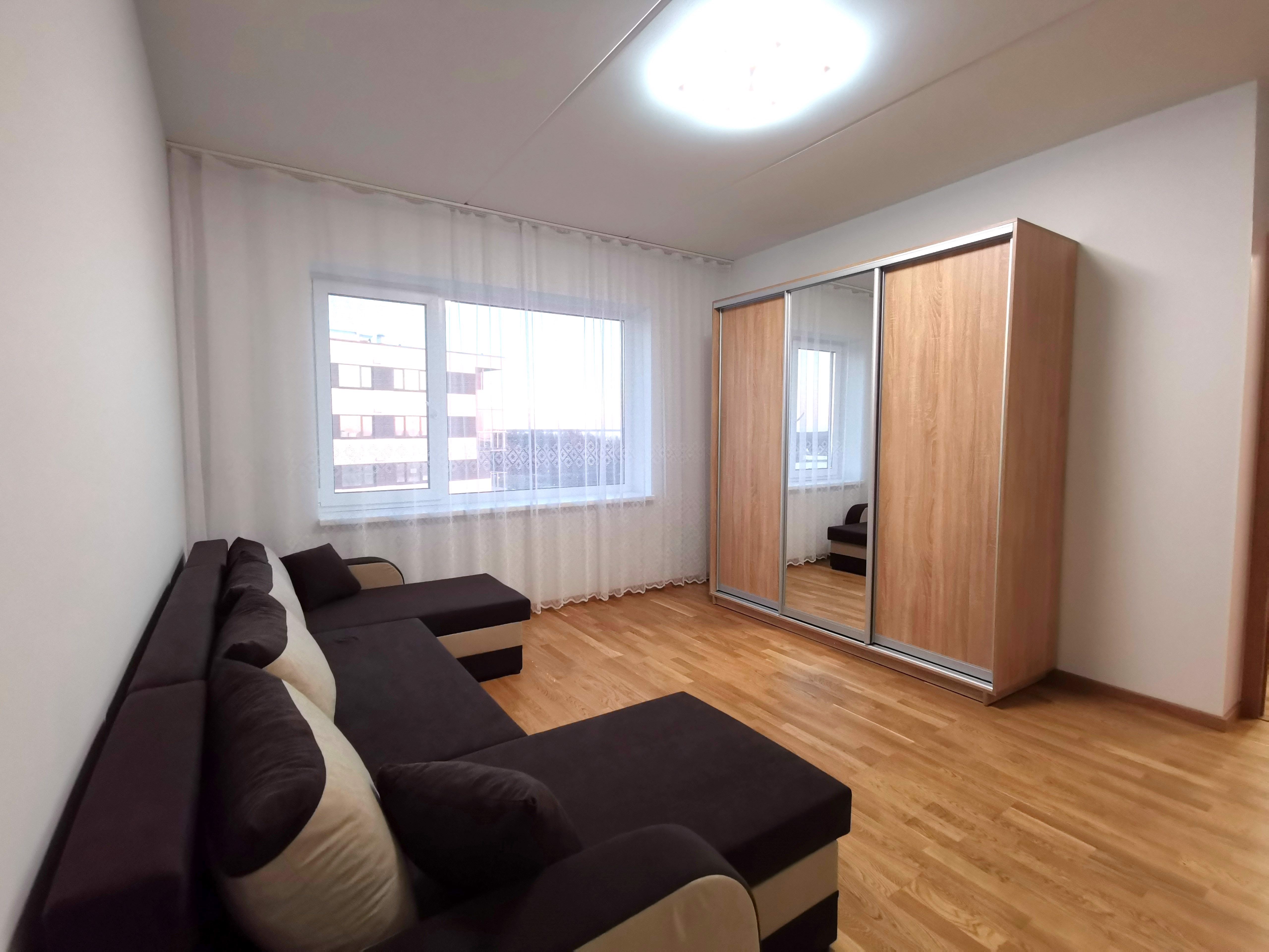 System.Collections.Generic.List`1[BluePillow.Application.SearchEngine.Dto.PhotoDto]?.ElementAt(3)?.Caption