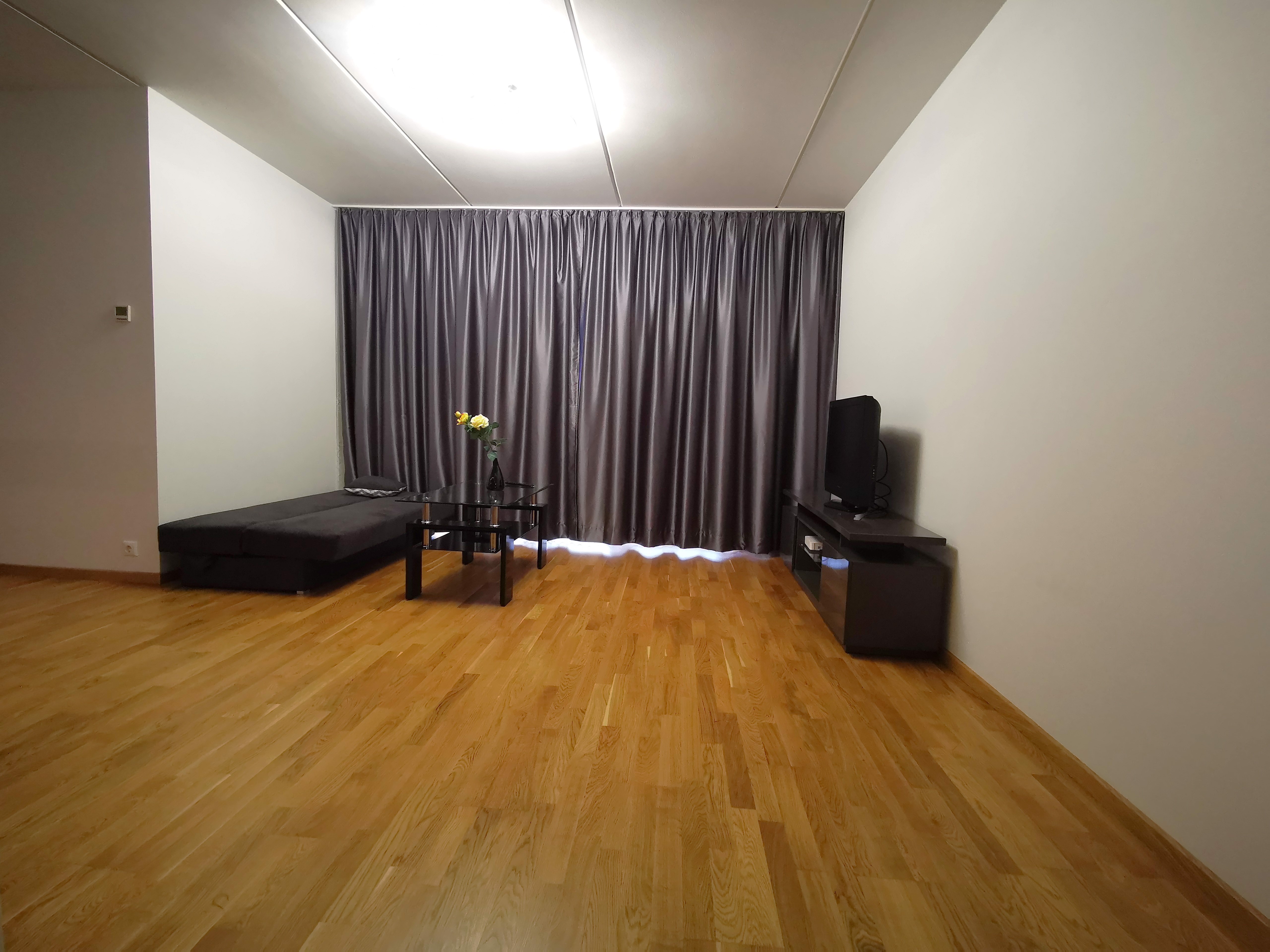 System.Collections.Generic.List`1[BluePillow.Application.SearchEngine.Dto.PhotoDto]?.ElementAt(2)?.Caption