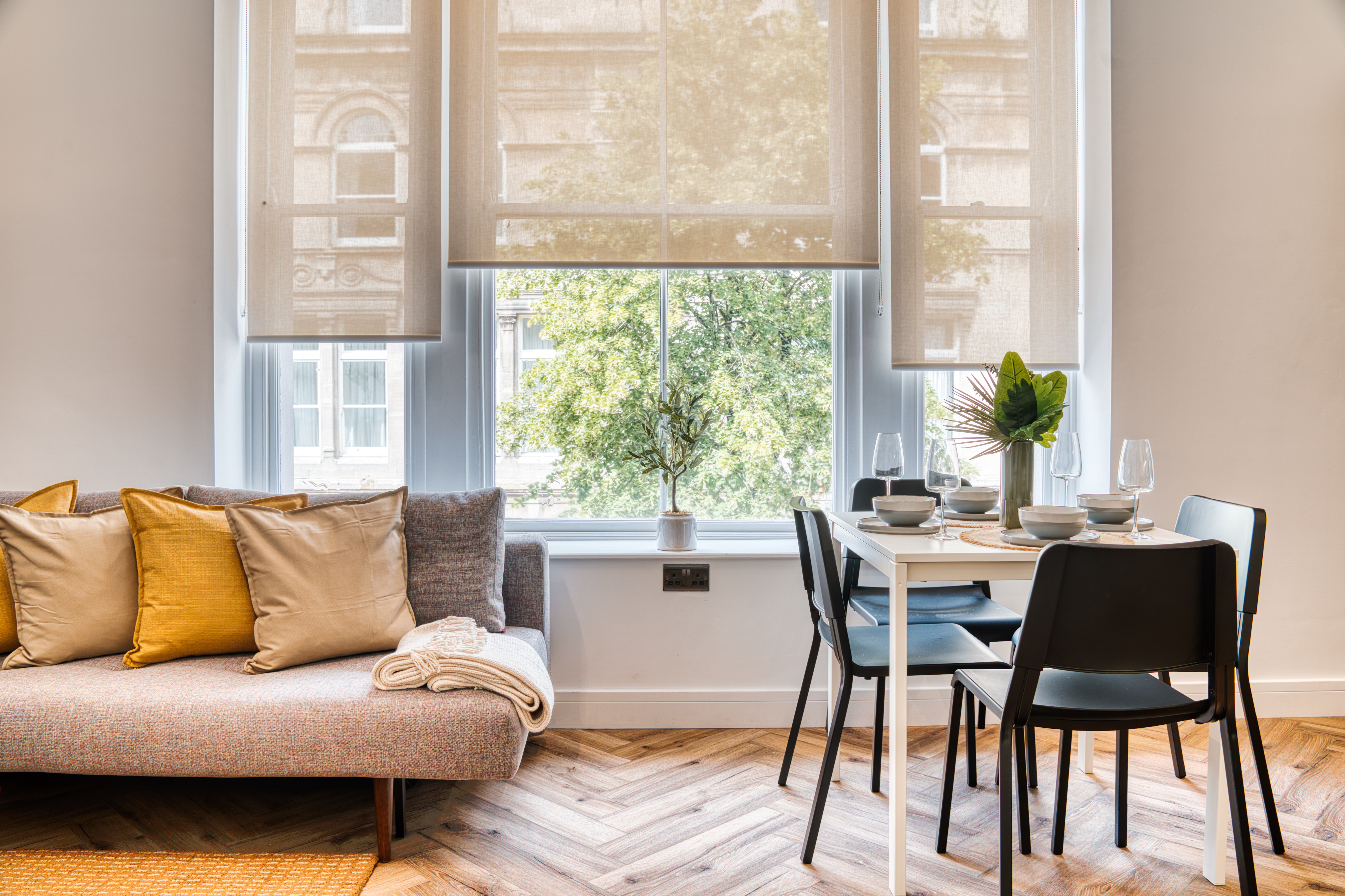 System.Collections.Generic.List`1[BluePillow.Application.SearchEngine.Dto.PhotoDto]?.ElementAt(0)?.Caption