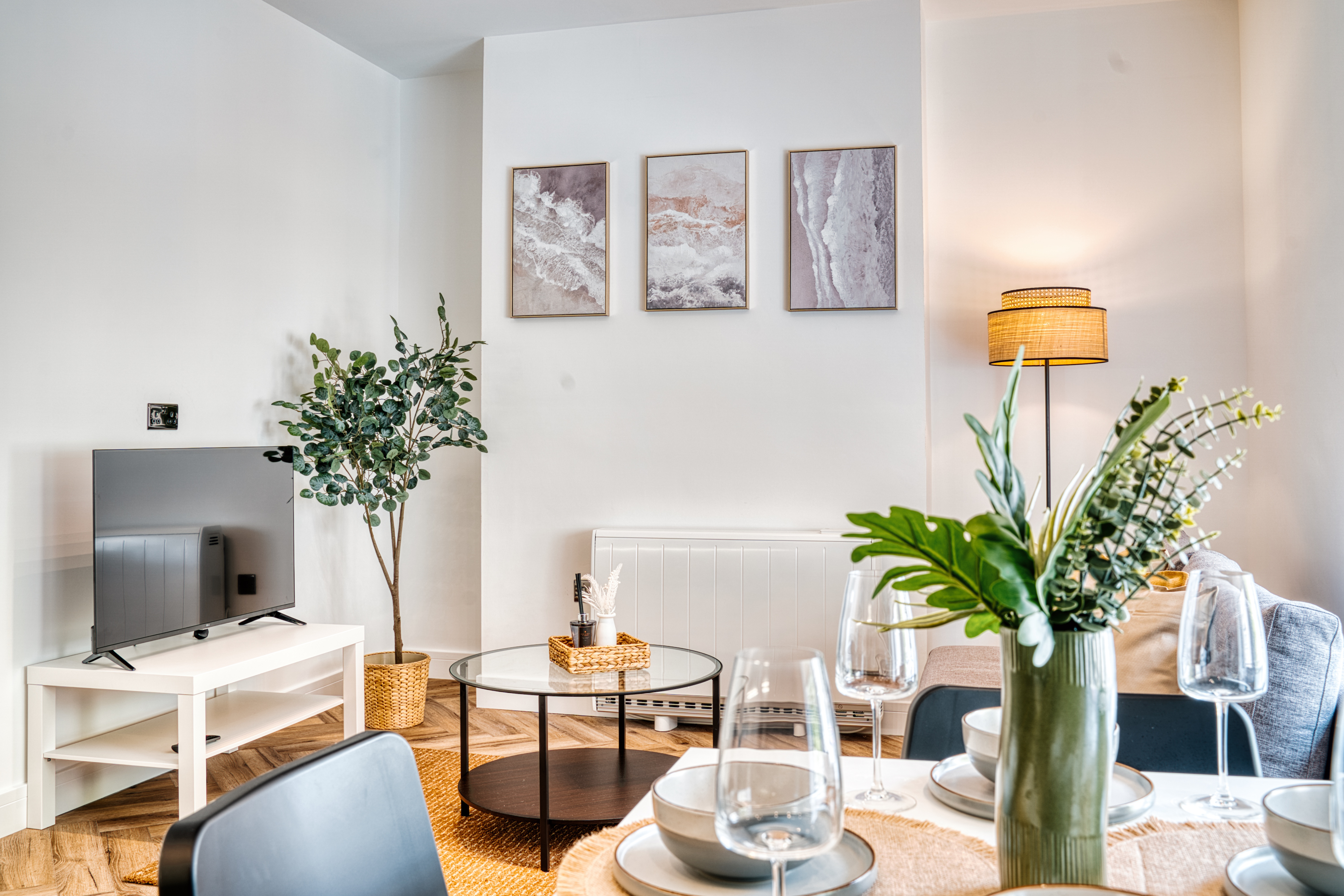 System.Collections.Generic.List`1[BluePillow.Application.SearchEngine.Dto.PhotoDto]?.ElementAt(3)?.Caption