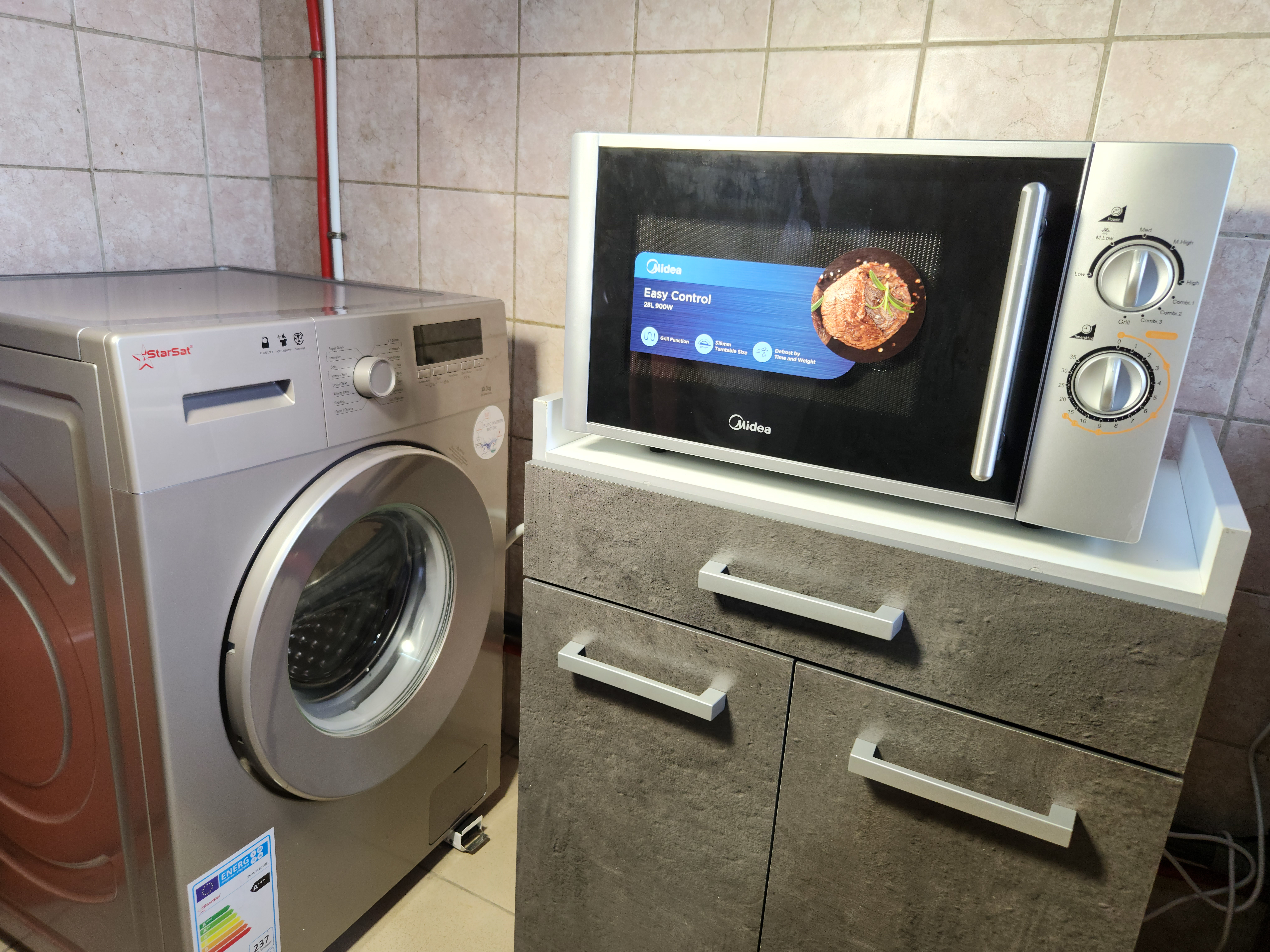 System.Collections.Generic.List`1[BluePillow.Application.SearchEngine.Dto.PhotoDto]?.ElementAt(3)?.Caption