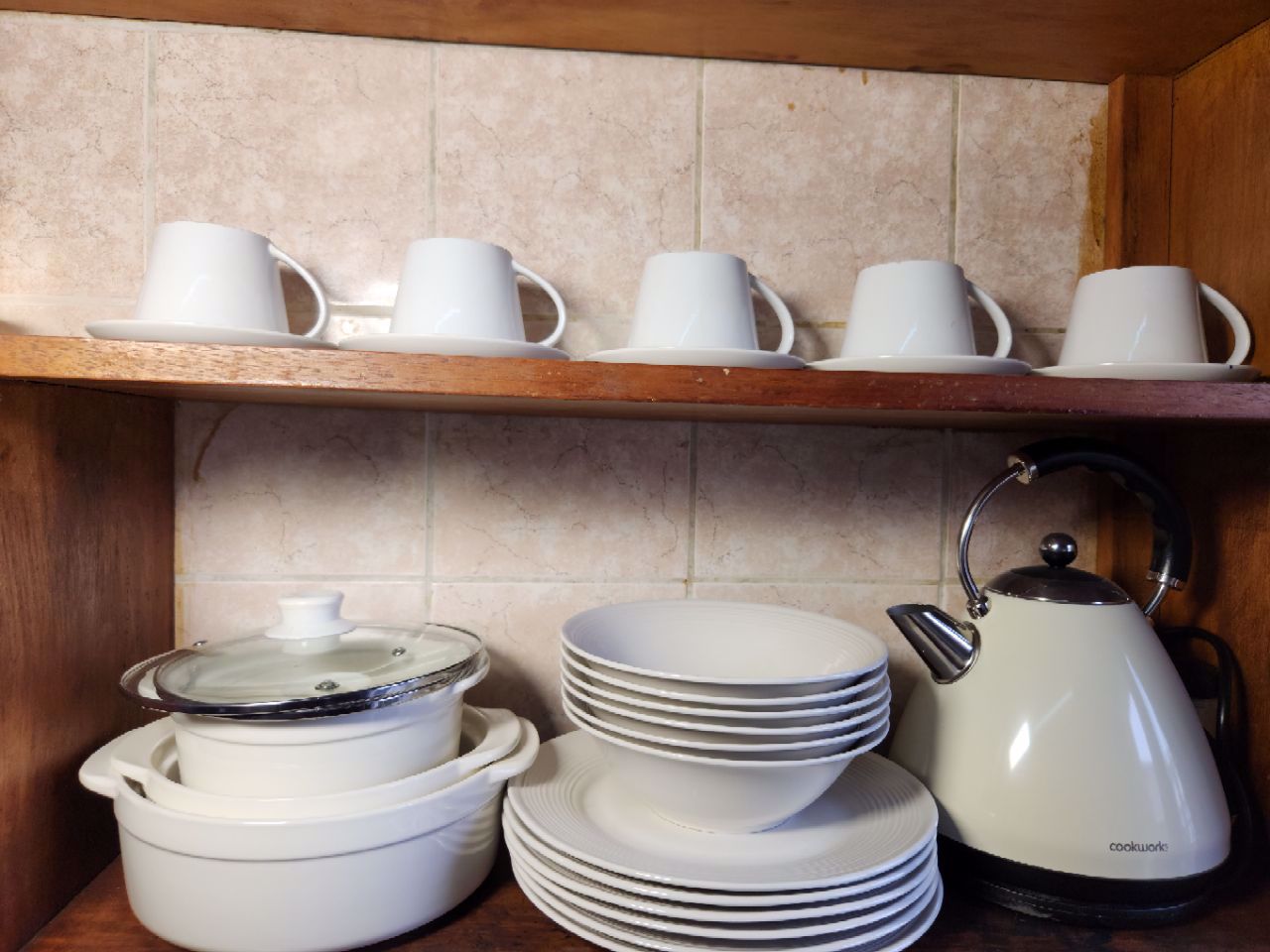 System.Collections.Generic.List`1[BluePillow.Application.SearchEngine.Dto.PhotoDto]?.ElementAt(1)?.Caption