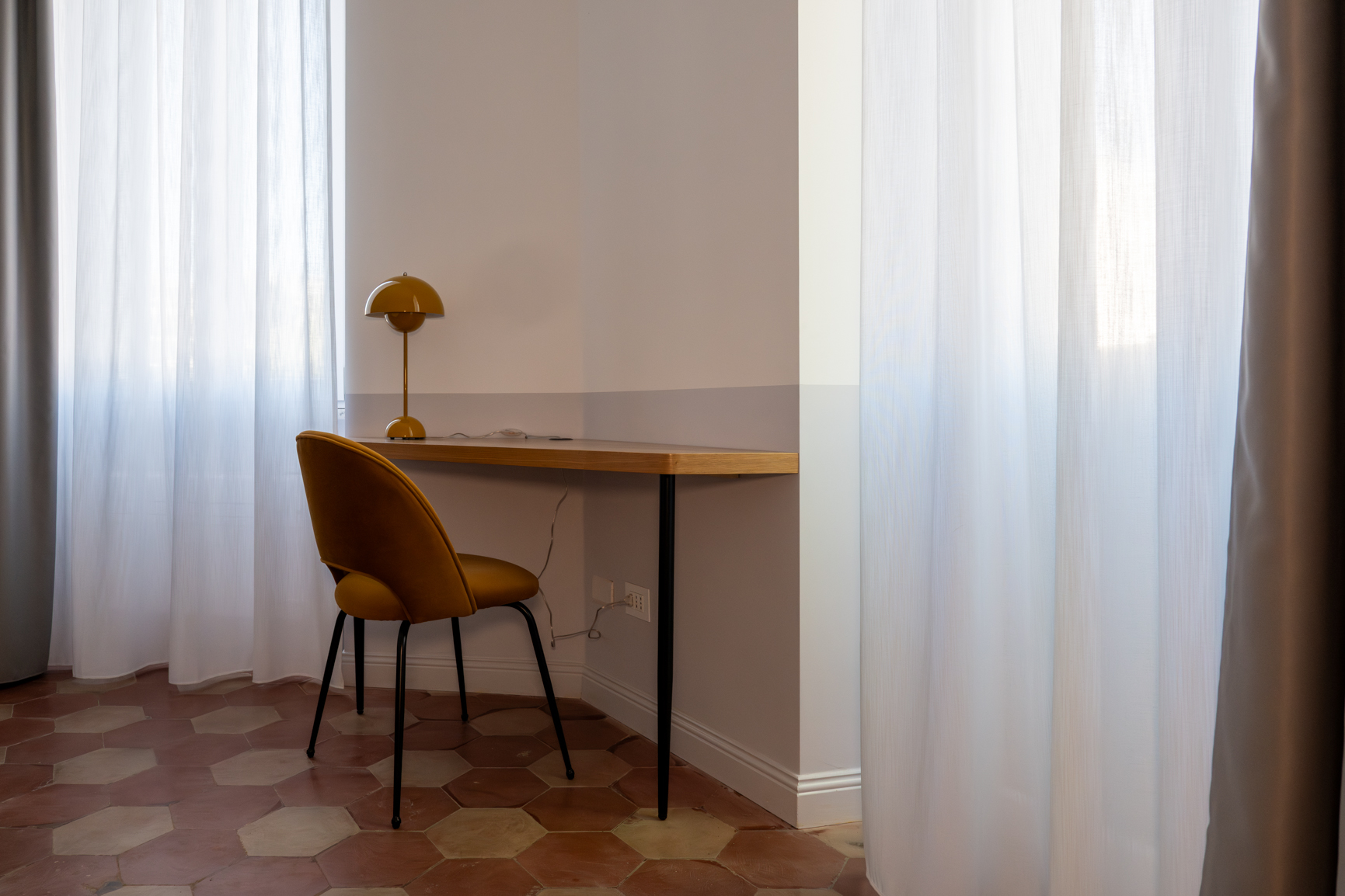 System.Collections.Generic.List`1[BluePillow.Application.SearchEngine.Dto.PhotoDto]?.ElementAt(1)?.Caption