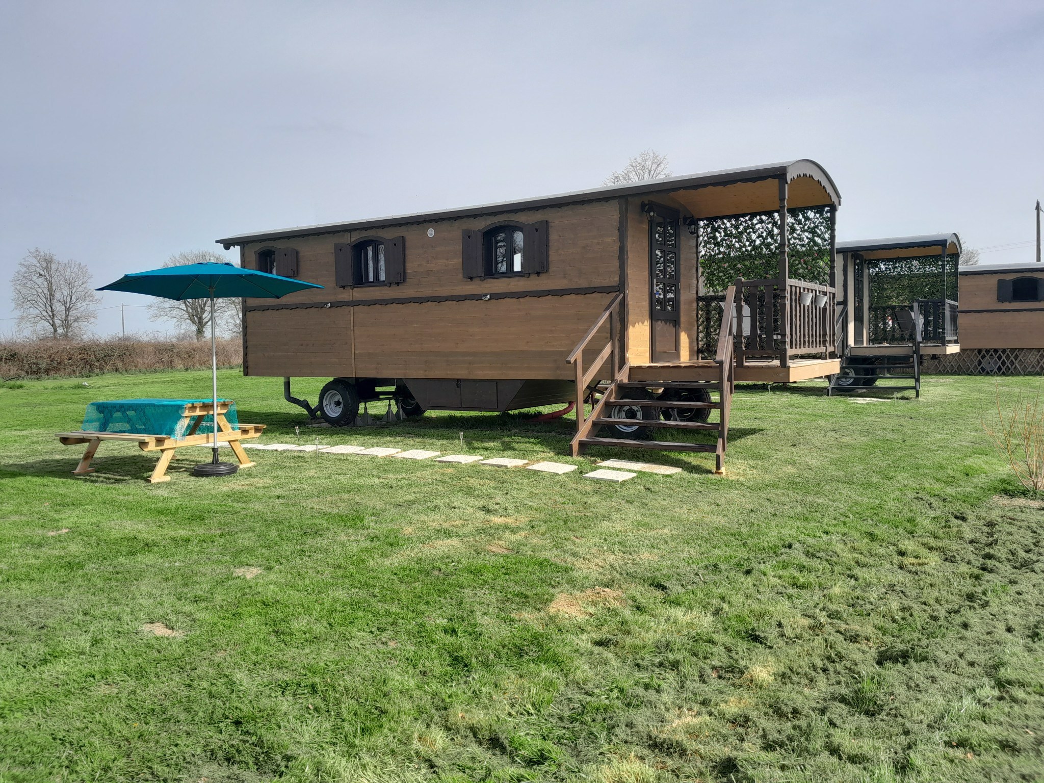 System.Collections.Generic.List`1[BluePillow.Application.SearchEngine.Dto.PhotoDto]?.ElementAt(1)?.Caption