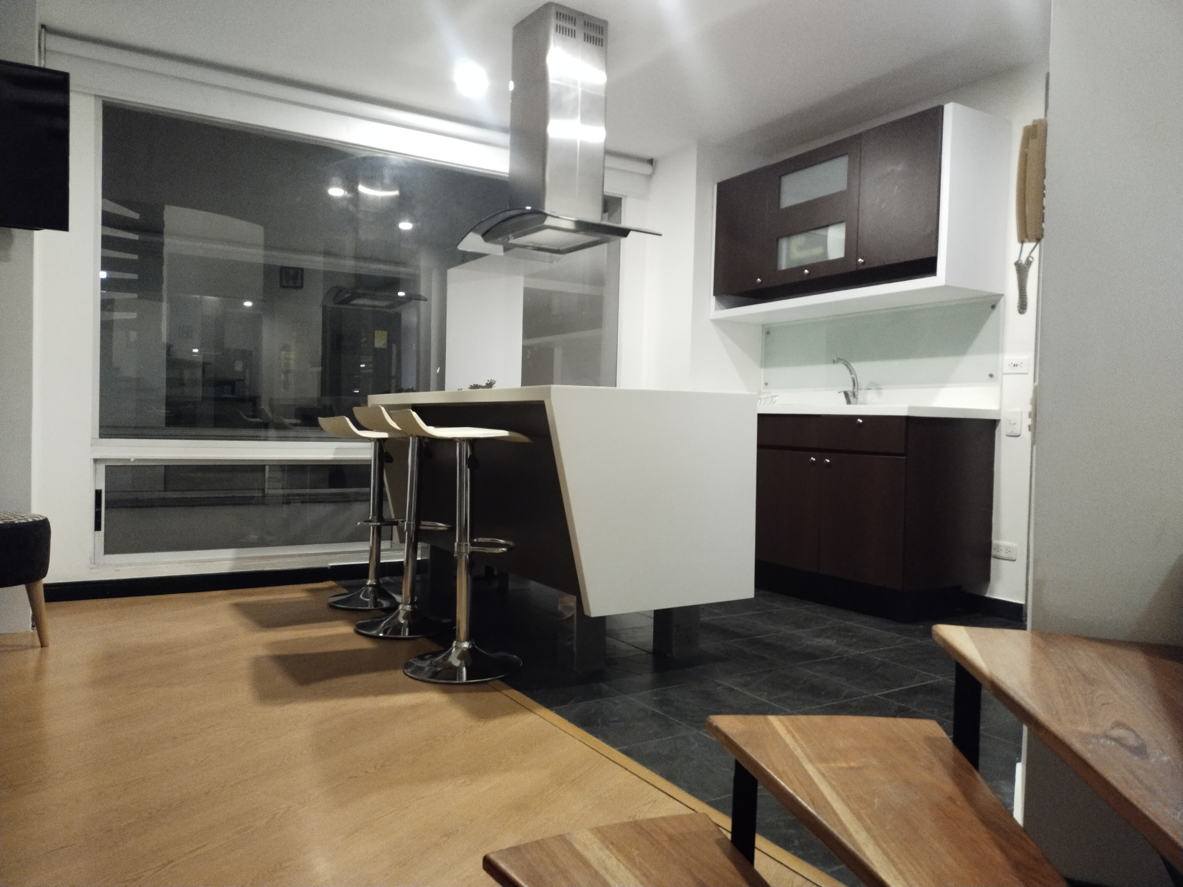 System.Collections.Generic.List`1[BluePillow.Application.SearchEngine.Dto.PhotoDto]?.ElementAt(2)?.Caption