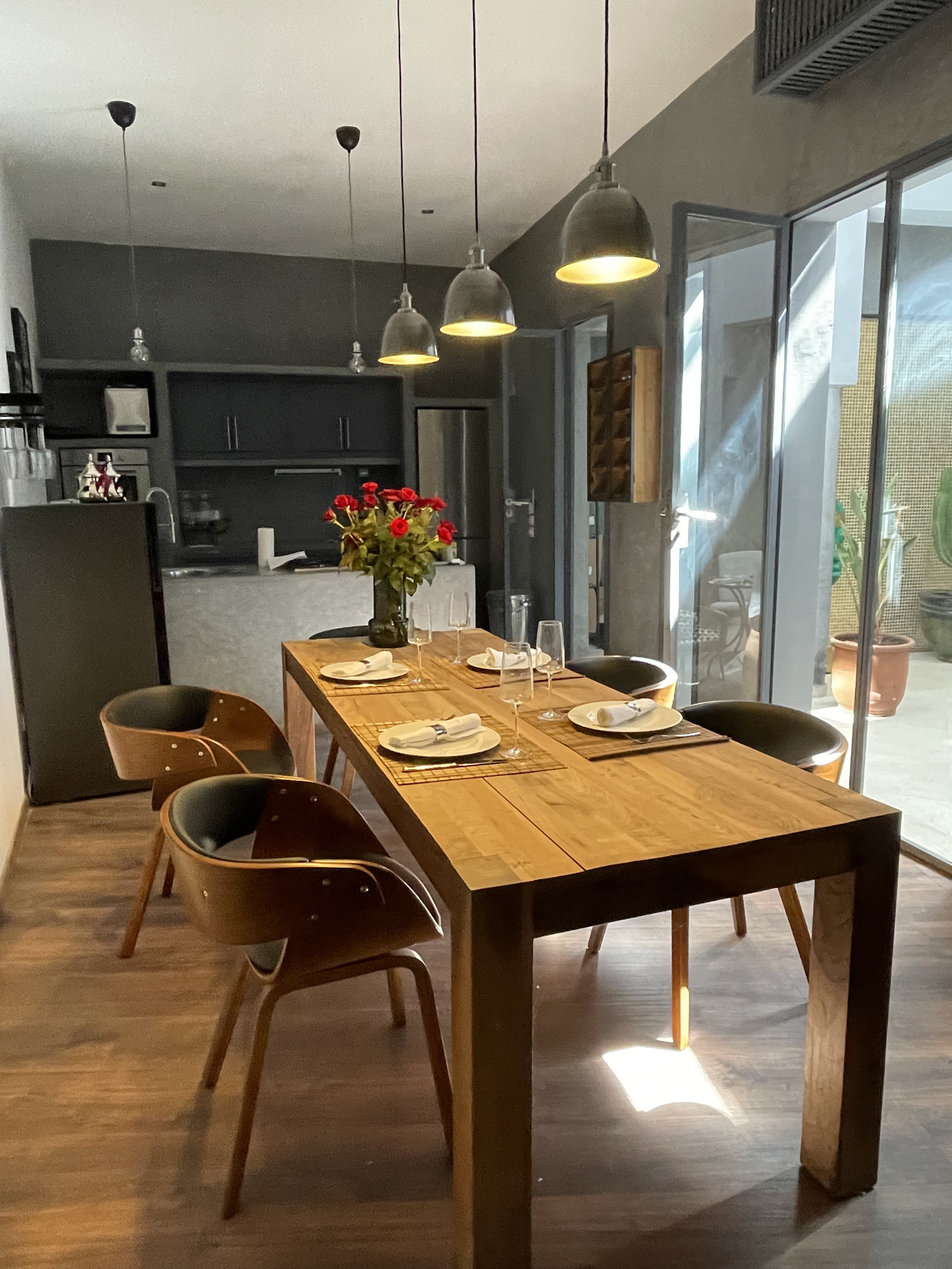 System.Collections.Generic.List`1[BluePillow.Application.SearchEngine.Dto.PhotoDto]?.ElementAt(3)?.Caption