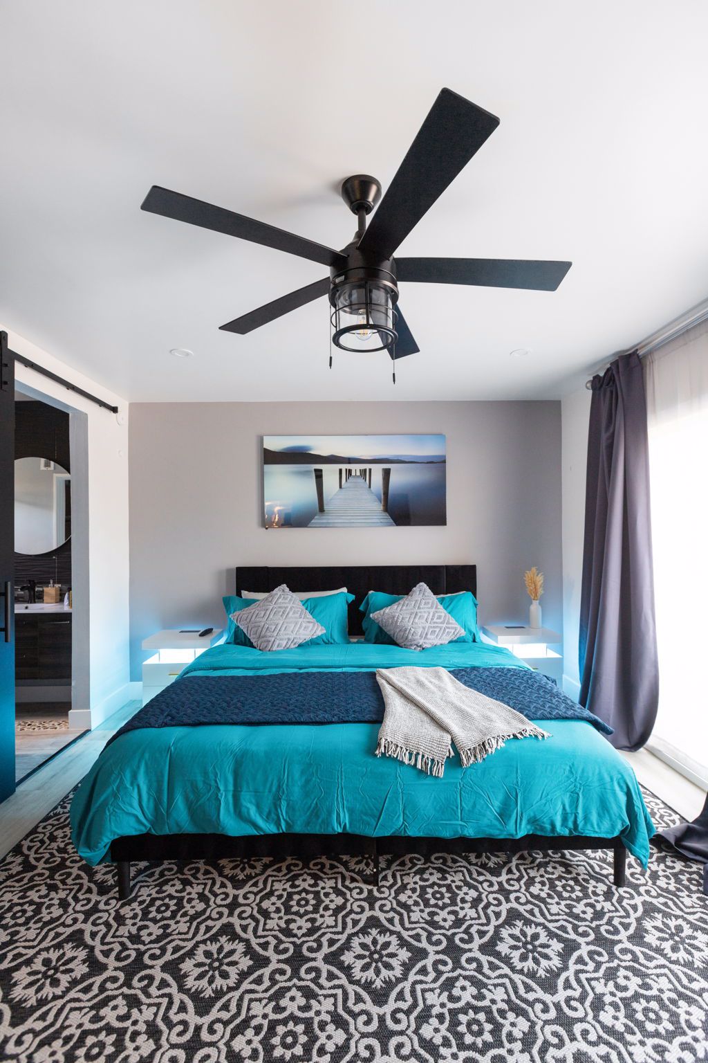 System.Collections.Generic.List`1[BluePillow.Application.SearchEngine.Dto.PhotoDto]?.ElementAt(1)?.Caption