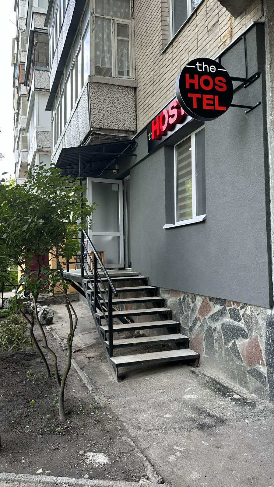 System.Collections.Generic.List`1[BluePillow.Application.SearchEngine.Dto.PhotoDto]?.ElementAt(0)?.Caption