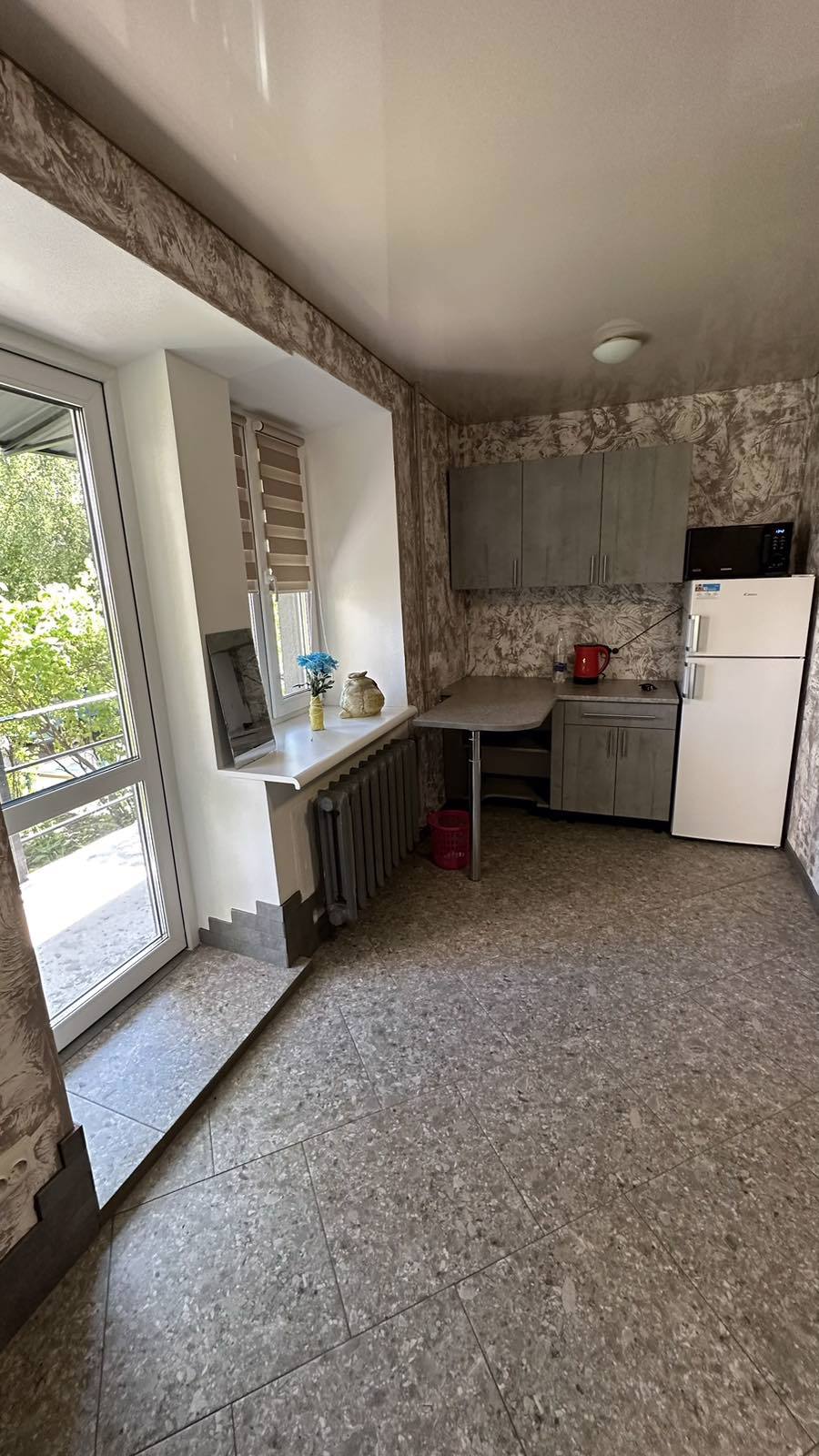 System.Collections.Generic.List`1[BluePillow.Application.SearchEngine.Dto.PhotoDto]?.ElementAt(2)?.Caption