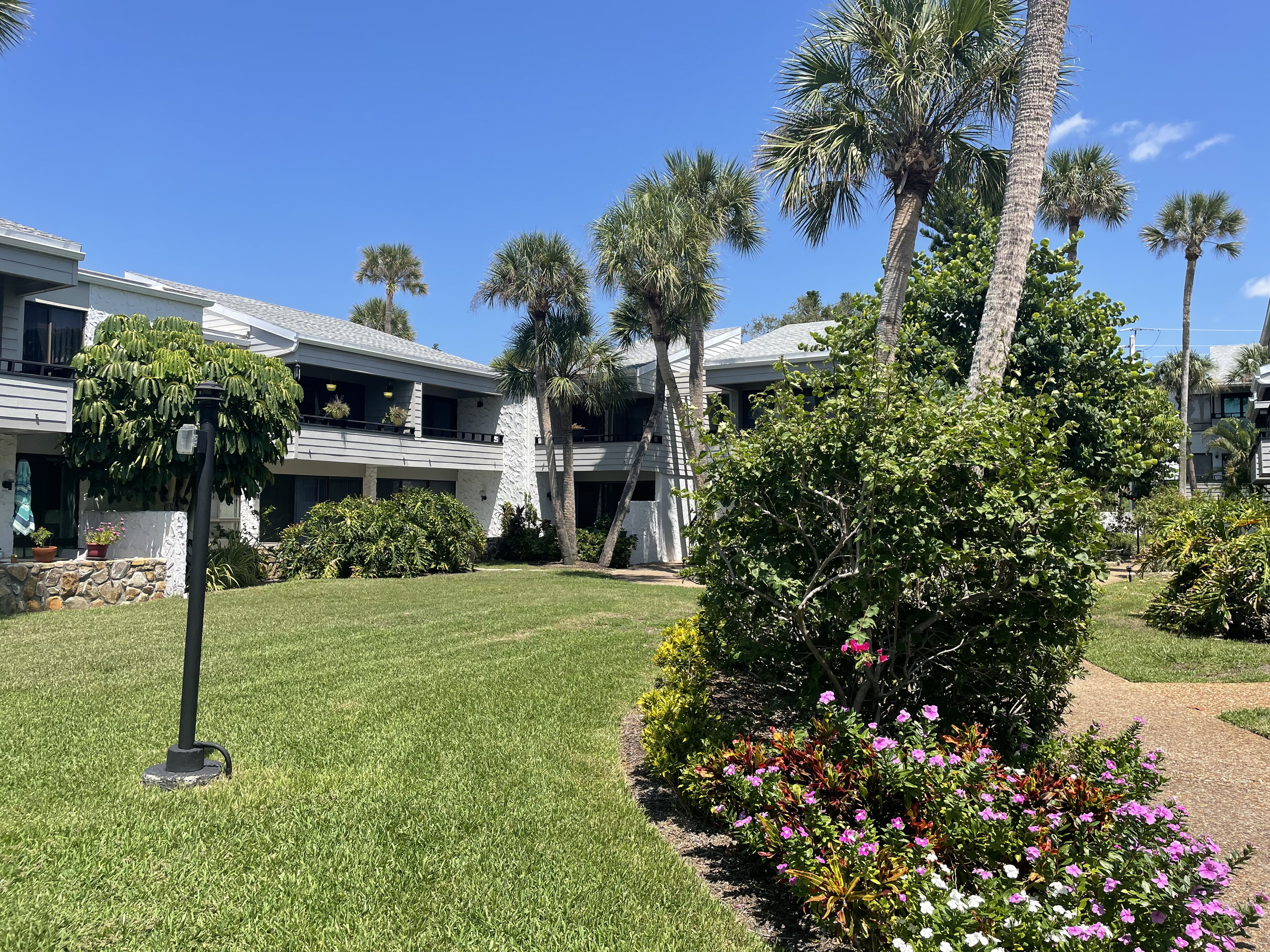 System.Collections.Generic.List`1[BluePillow.Application.SearchEngine.Dto.PhotoDto]?.ElementAt(1)?.Caption