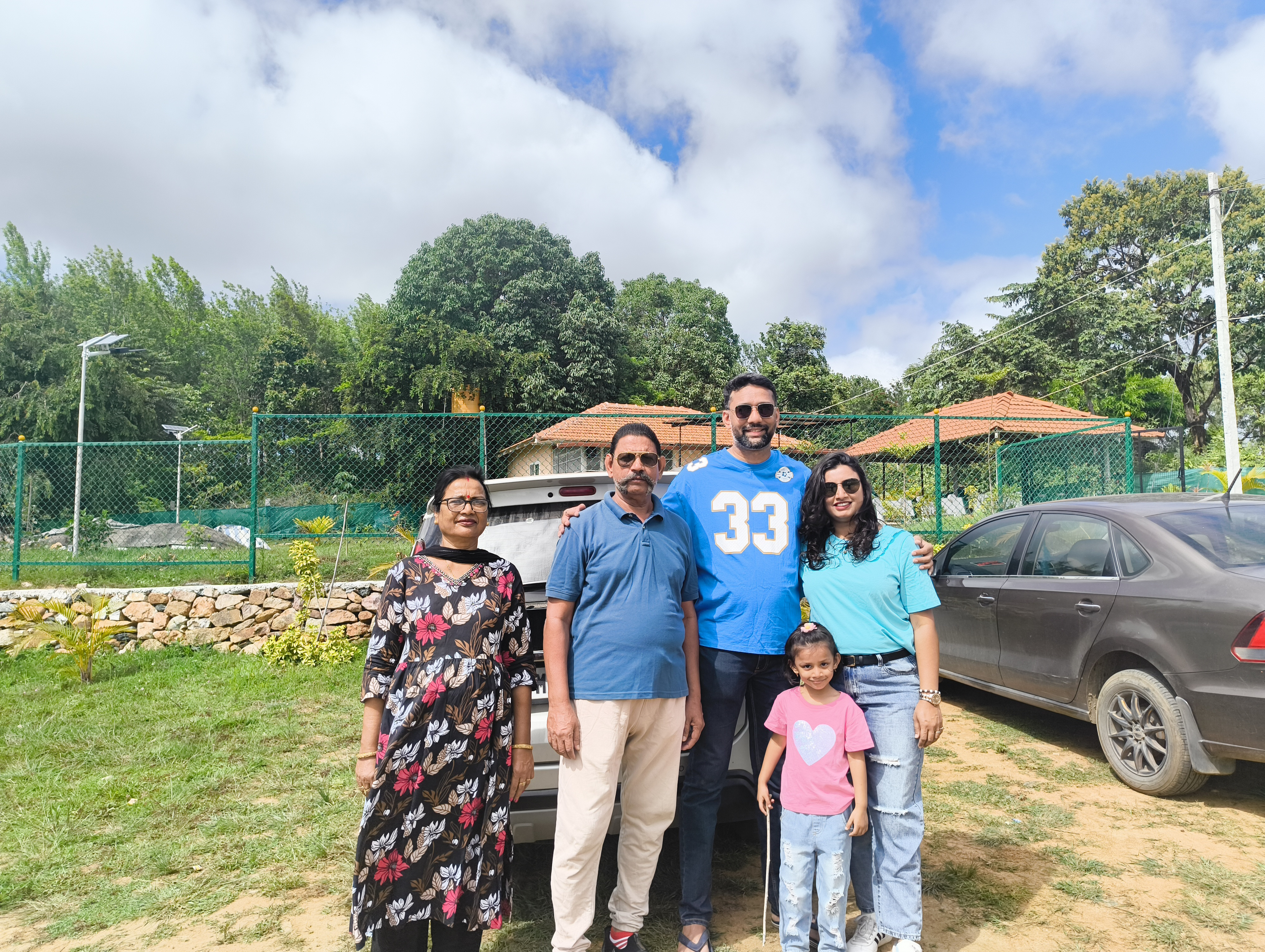 System.Collections.Generic.List`1[BluePillow.Application.SearchEngine.Dto.PhotoDto]?.ElementAt(3)?.Caption