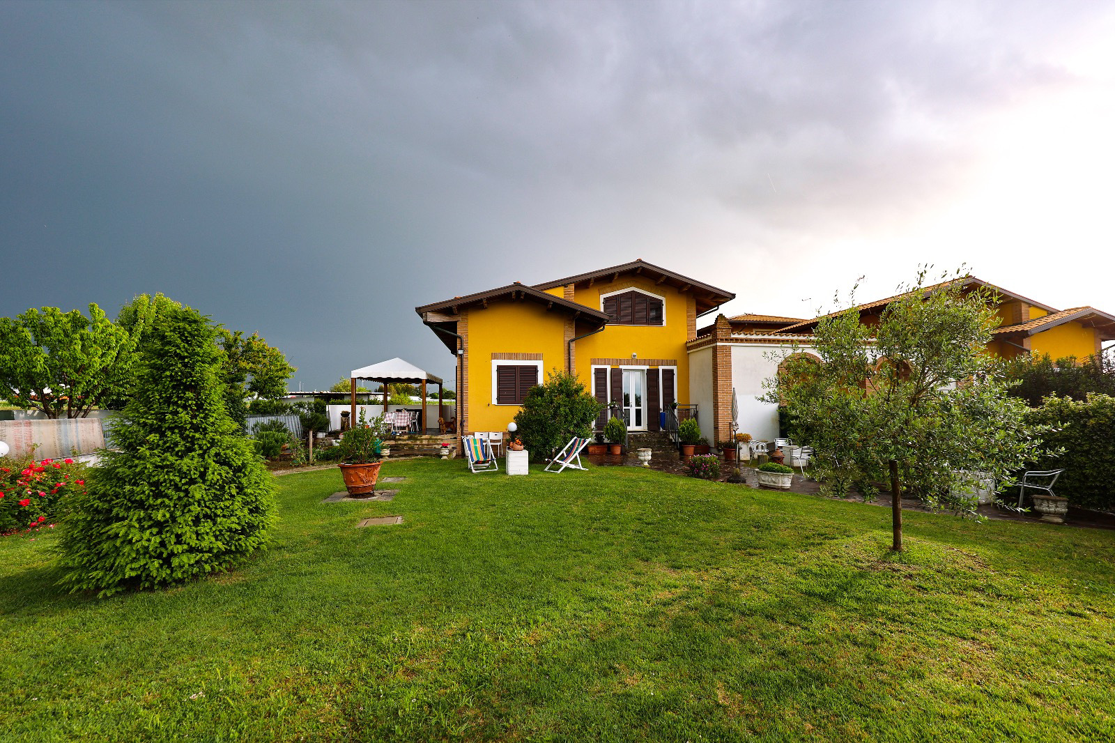 System.Collections.Generic.List`1[BluePillow.Application.SearchEngine.Dto.PhotoDto]?.ElementAt(2)?.Caption