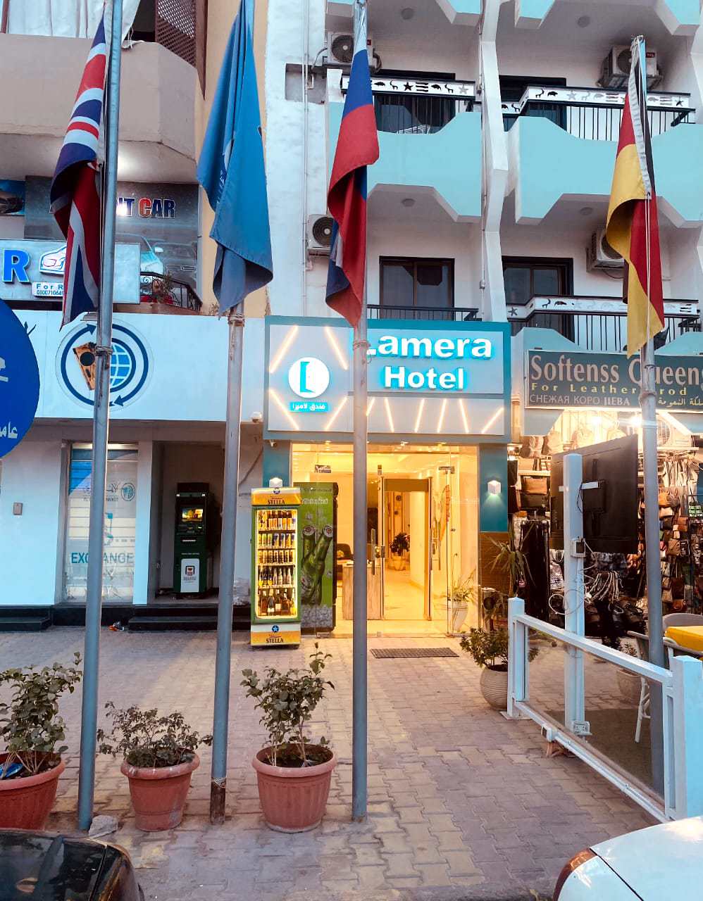 System.Collections.Generic.List`1[BluePillow.Application.SearchEngine.Dto.PhotoDto]?.ElementAt(3)?.Caption